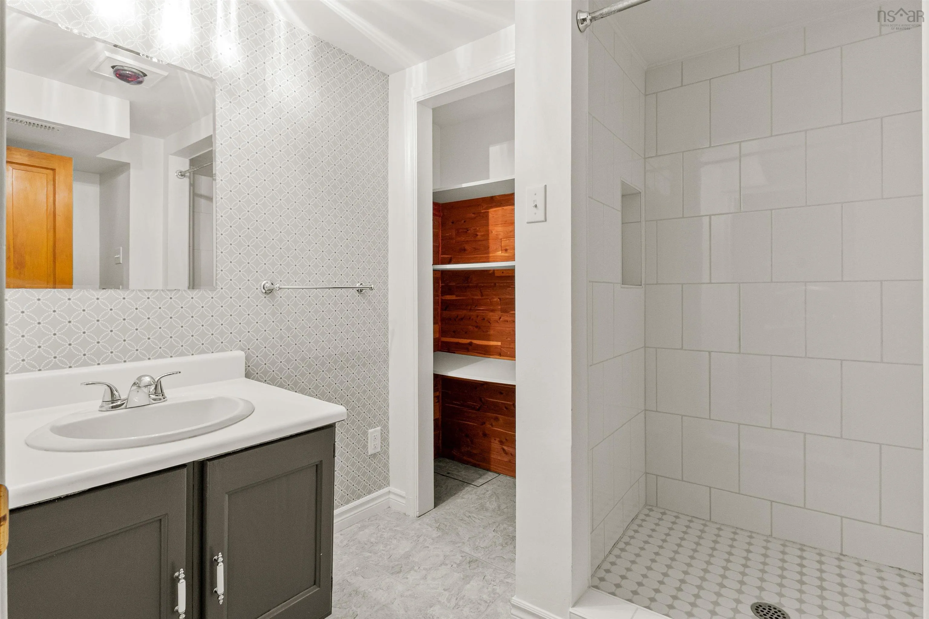 137 Pleasant, Dartmouth, NS B2Y 3P8, 3 Bedrooms Bedrooms, ,2 BathroomsBathrooms,Residential,For Sale,Pleasant,202523719