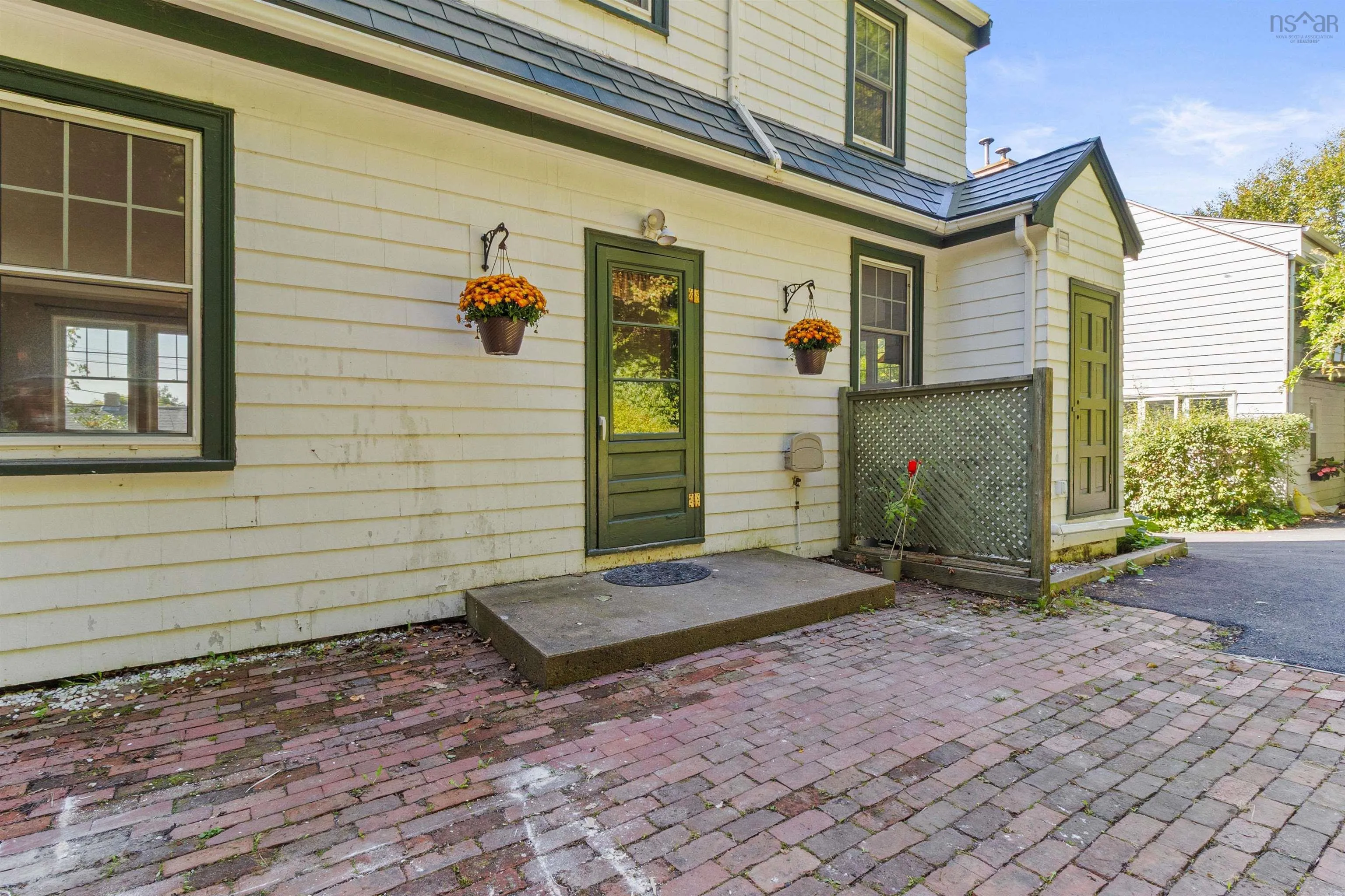 137 Pleasant, Dartmouth, NS B2Y 3P8, 3 Bedrooms Bedrooms, ,2 BathroomsBathrooms,Residential,For Sale,Pleasant,202523719
