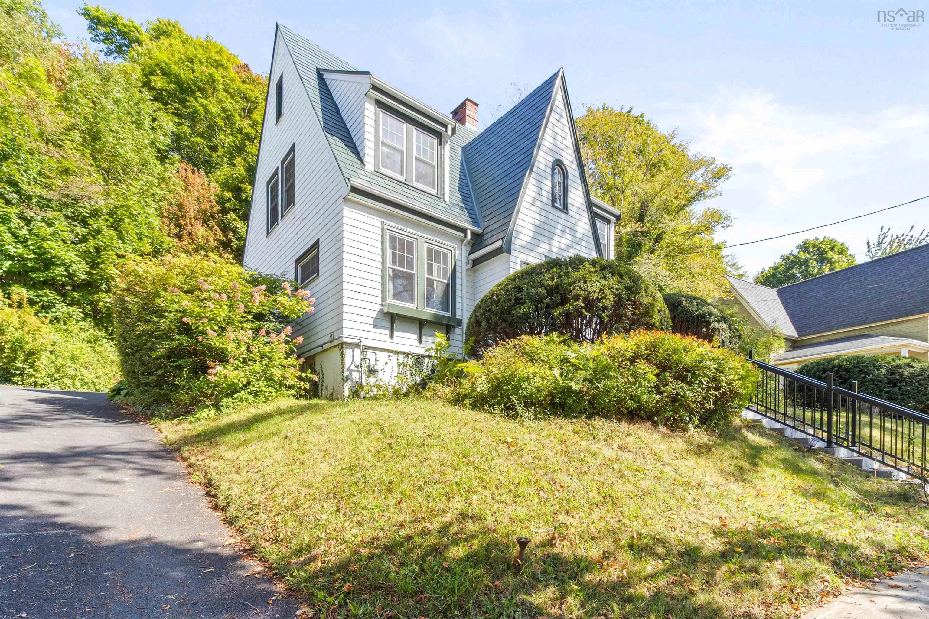 137 Pleasant, Dartmouth, NS B2Y 3P8, 3 Bedrooms Bedrooms, ,2 BathroomsBathrooms,Residential,For Sale,Pleasant,202523719