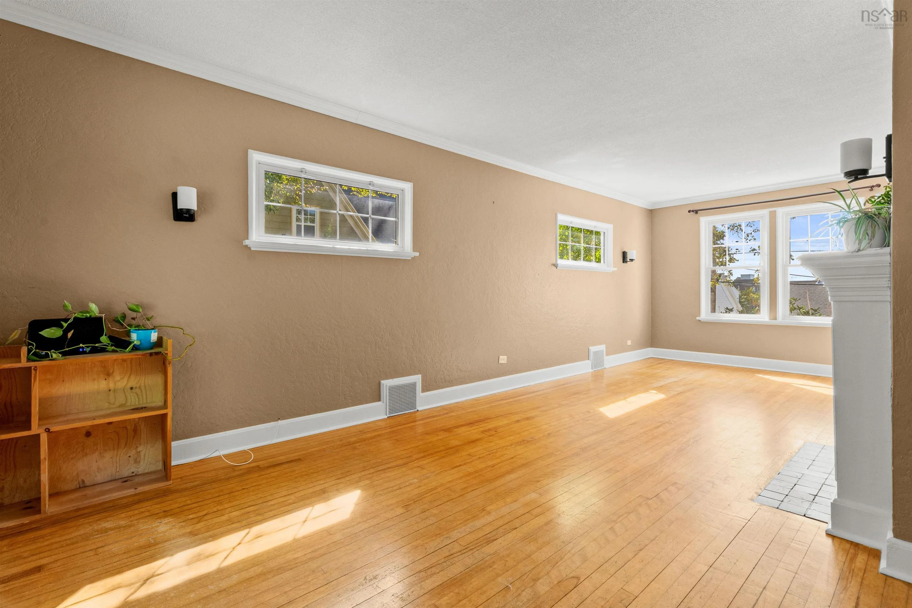 137 Pleasant, Dartmouth, NS B2Y 3P8, 3 Bedrooms Bedrooms, ,2 BathroomsBathrooms,Residential,For Sale,Pleasant,202523719