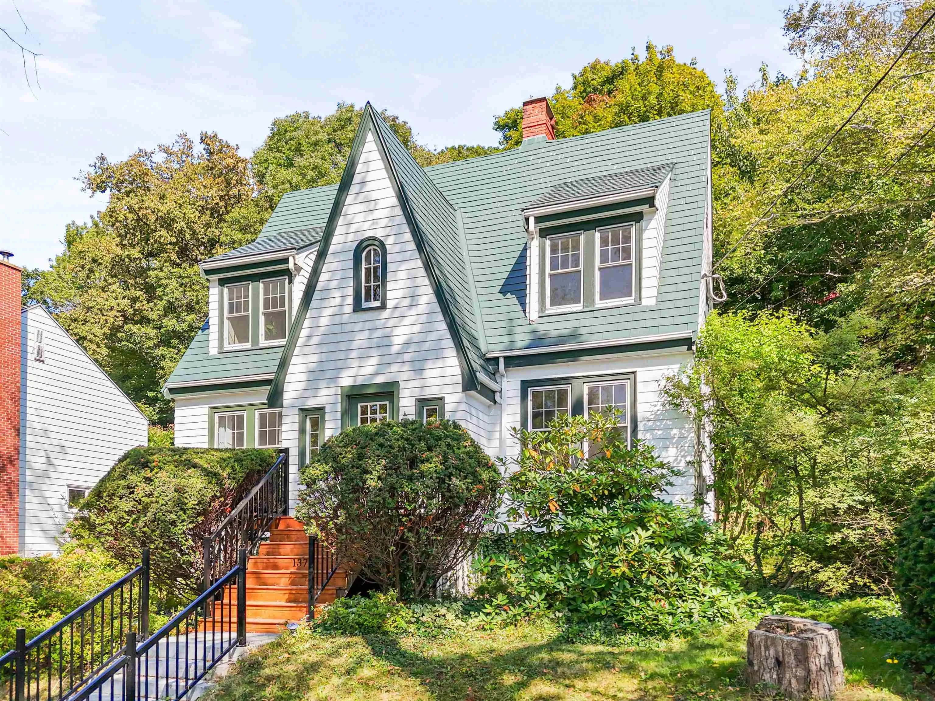 137 Pleasant, Dartmouth, NS B2Y 3P8, 3 Bedrooms Bedrooms, ,2 BathroomsBathrooms,Residential,For Sale,Pleasant,202523719