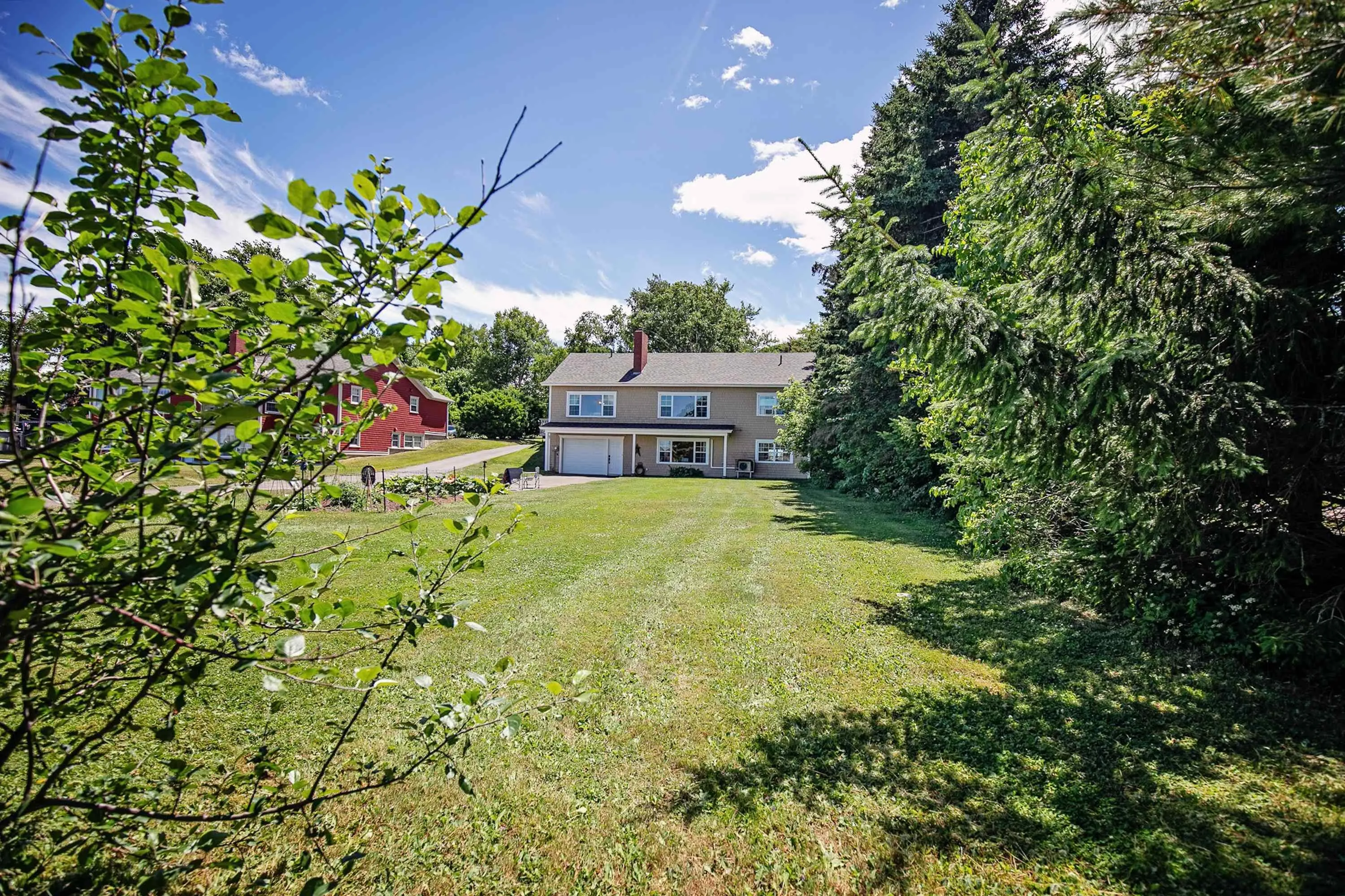 212 Victoria Street E, Amherst, NS B4H 1Y9, 4 Bedrooms Bedrooms, ,2 BathroomsBathrooms,Residential,For Sale,Victoria,202518515