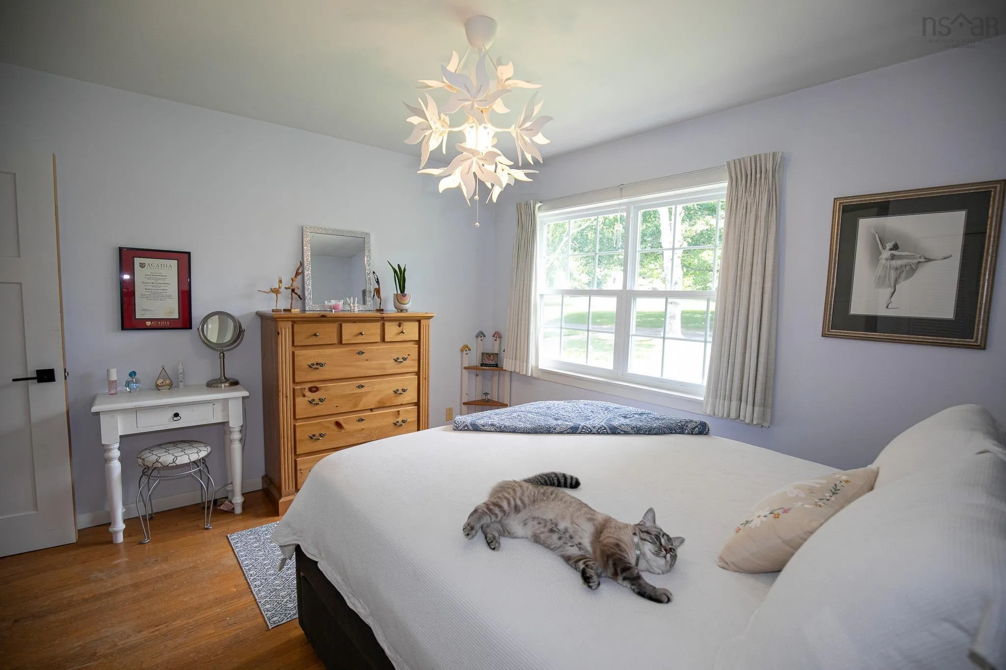 212 Victoria Street E, Amherst, NS B4H 1Y9, 4 Bedrooms Bedrooms, ,2 BathroomsBathrooms,Residential,For Sale,Victoria,202518515