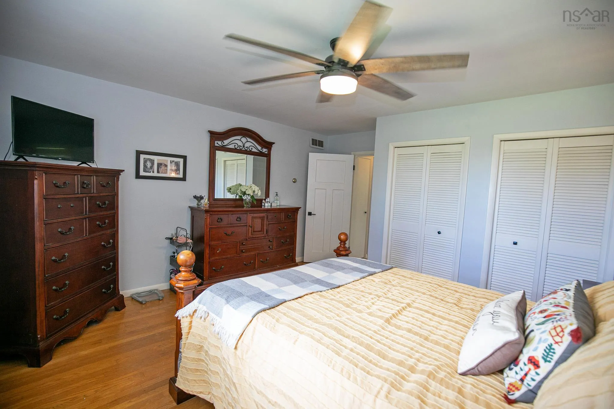 212 Victoria Street E, Amherst, NS B4H 1Y9, 4 Bedrooms Bedrooms, ,2 BathroomsBathrooms,Residential,For Sale,Victoria,202518515