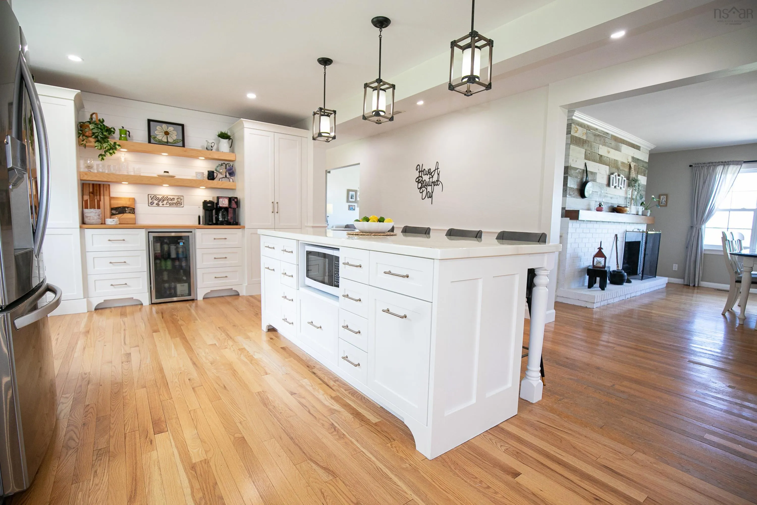 212 Victoria Street E, Amherst, NS B4H 1Y9, 4 Bedrooms Bedrooms, ,2 BathroomsBathrooms,Residential,For Sale,Victoria,202518515