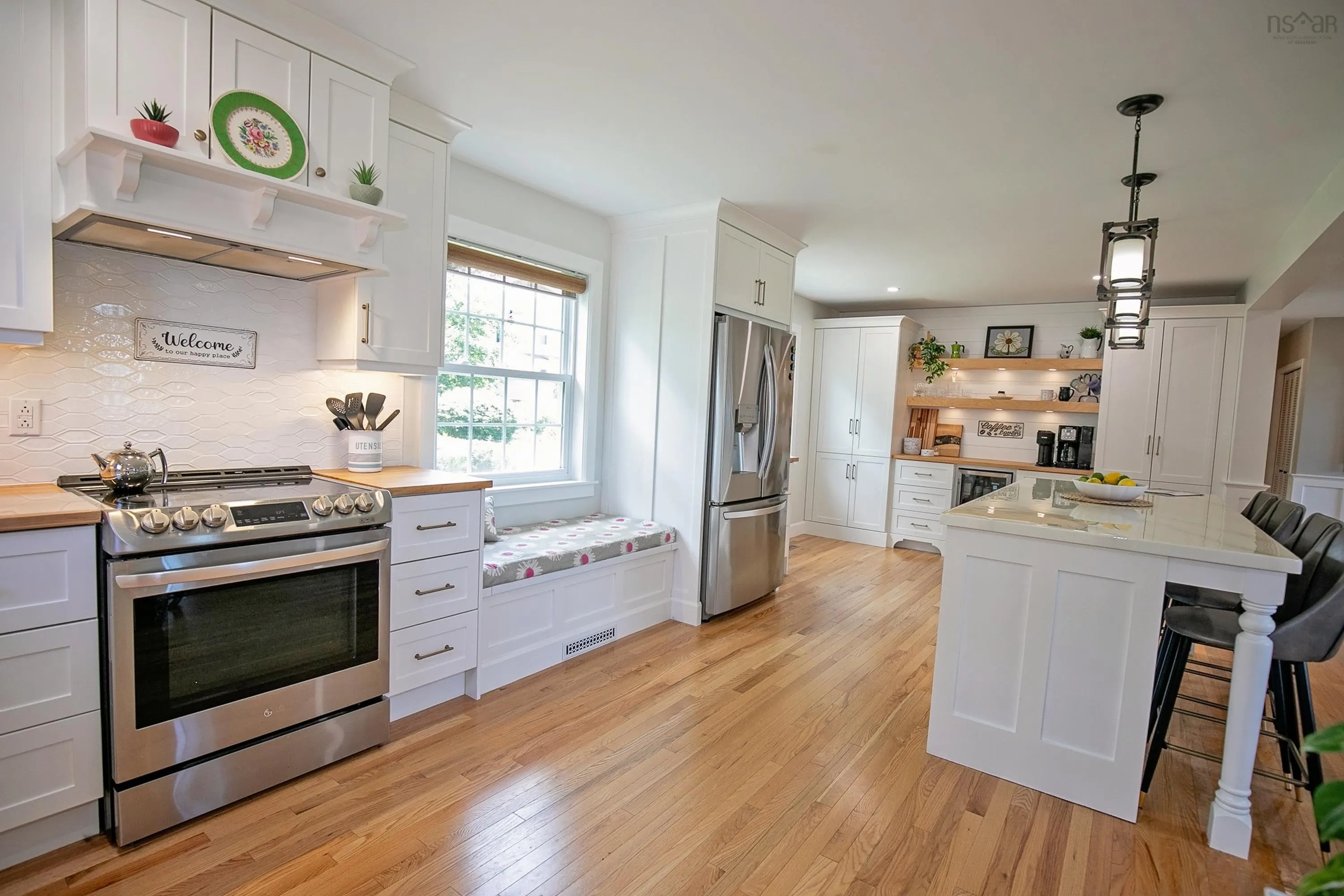 212 Victoria Street E, Amherst, NS B4H 1Y9, 4 Bedrooms Bedrooms, ,2 BathroomsBathrooms,Residential,For Sale,Victoria,202518515
