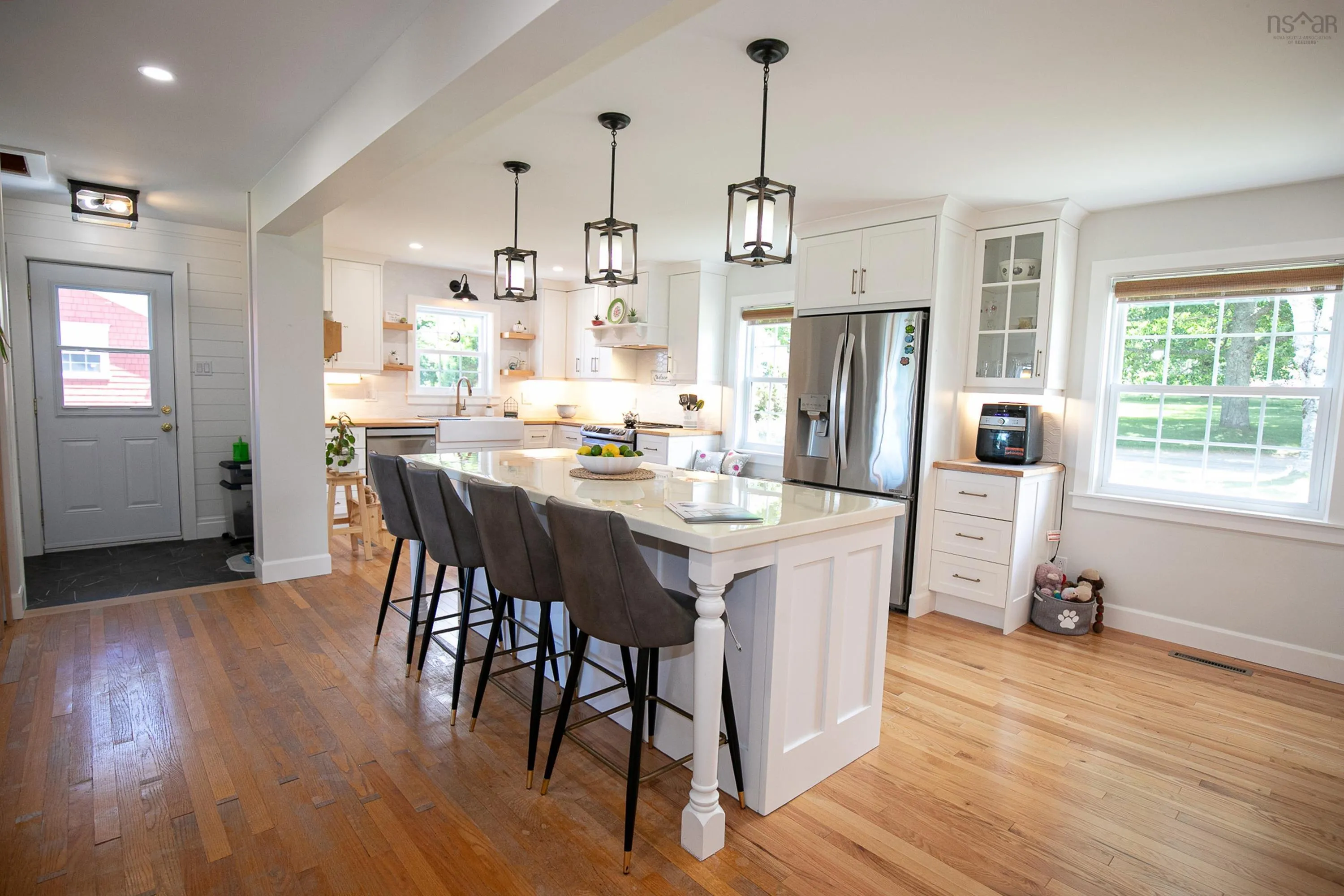212 Victoria Street E, Amherst, NS B4H 1Y9, 4 Bedrooms Bedrooms, ,2 BathroomsBathrooms,Residential,For Sale,Victoria,202518515