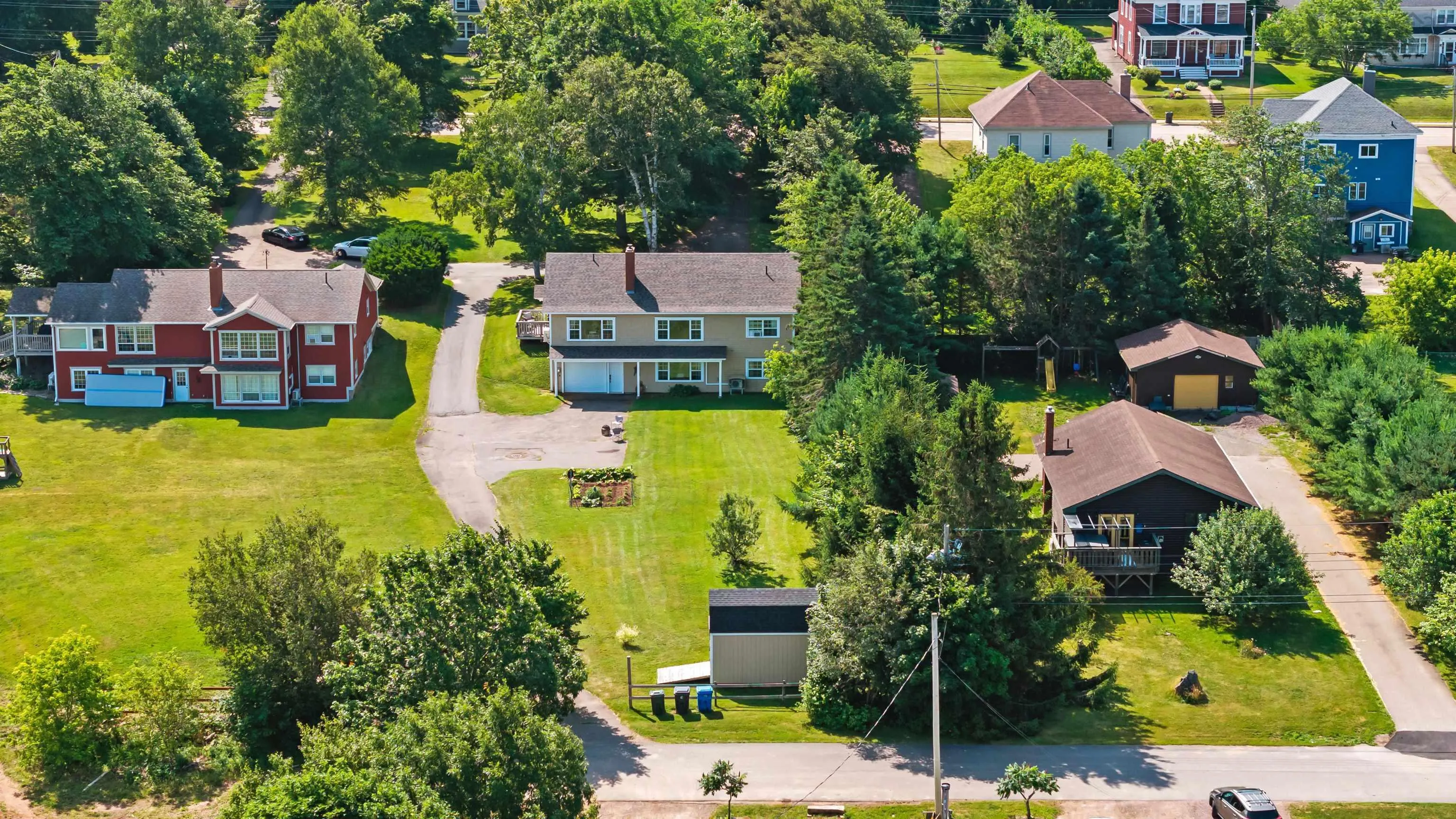 212 Victoria Street E, Amherst, NS B4H 1Y9, 4 Bedrooms Bedrooms, ,2 BathroomsBathrooms,Residential,For Sale,Victoria,202518515