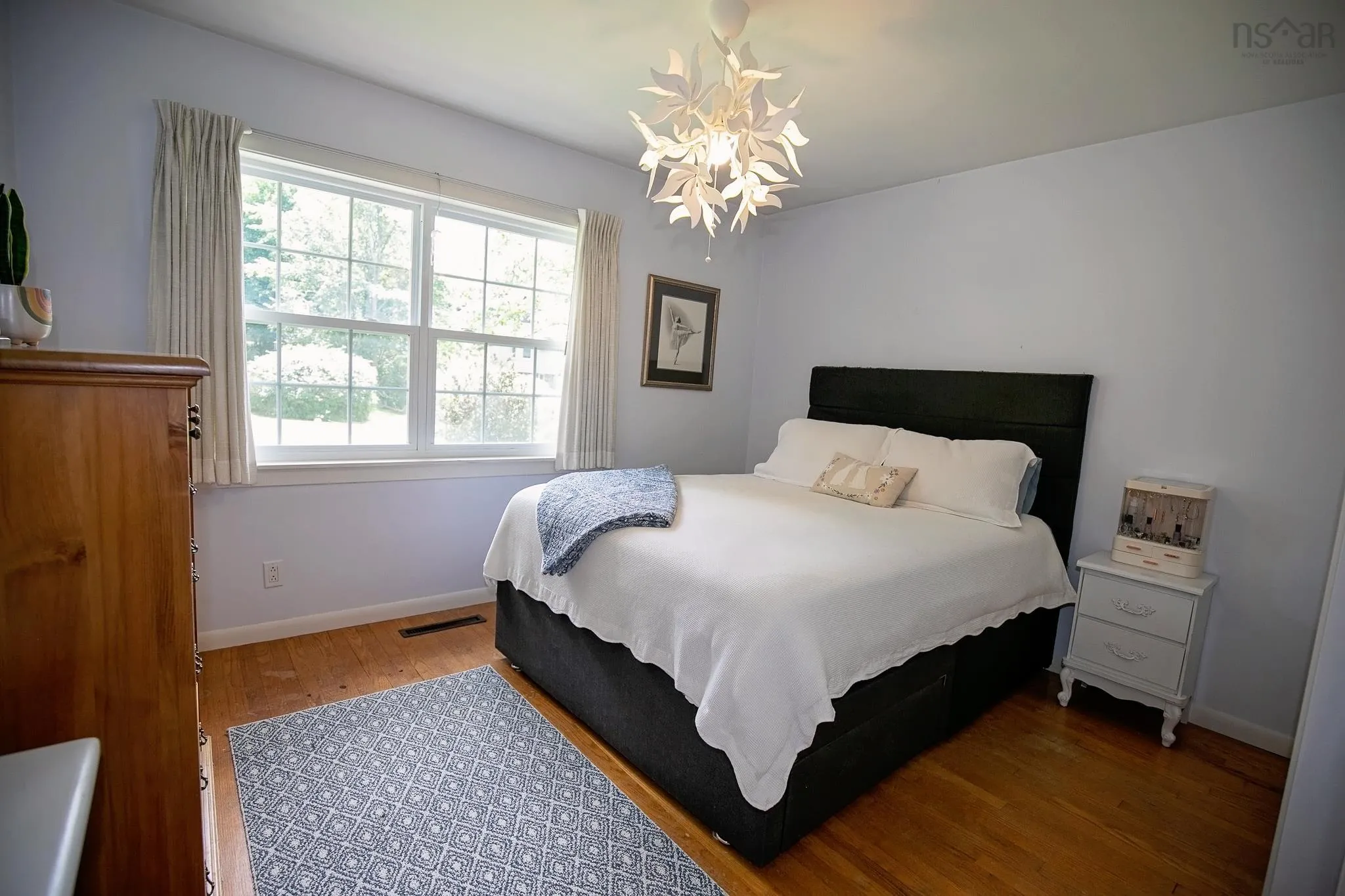 212 Victoria Street E, Amherst, NS B4H 1Y9, 4 Bedrooms Bedrooms, ,2 BathroomsBathrooms,Residential,For Sale,Victoria,202518515