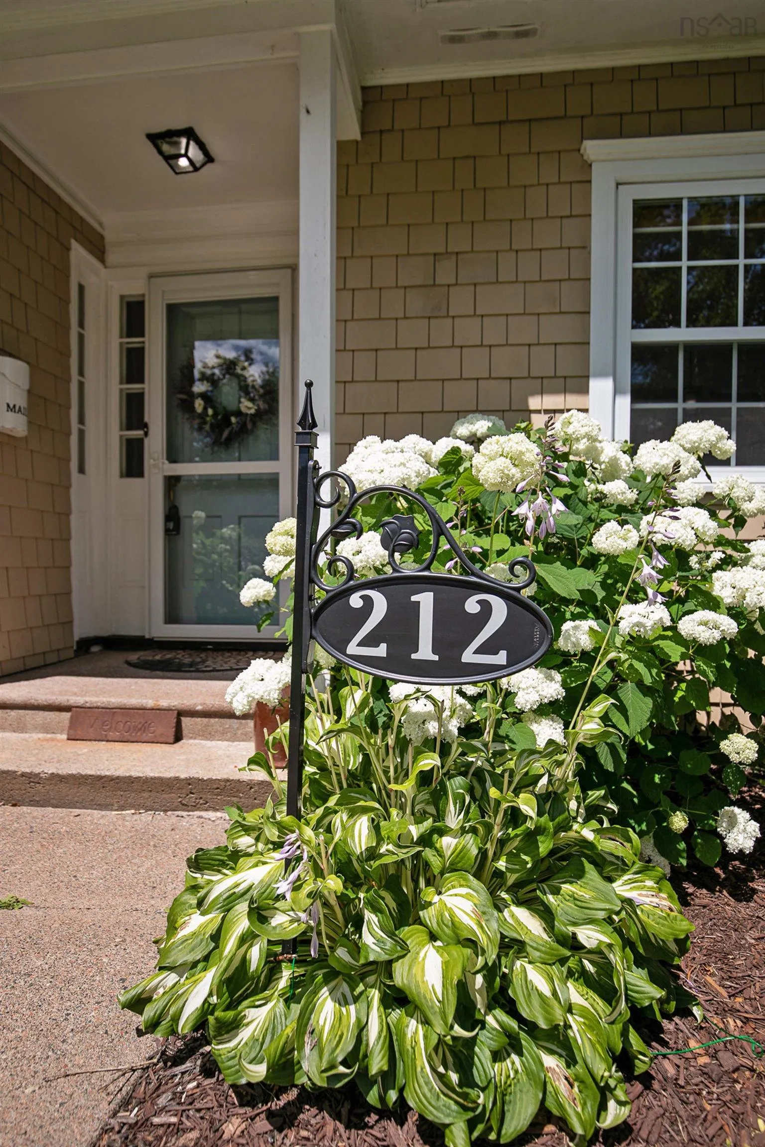 212 Victoria Street E, Amherst, NS B4H 1Y9, 4 Bedrooms Bedrooms, ,2 BathroomsBathrooms,Residential,For Sale,Victoria,202518515