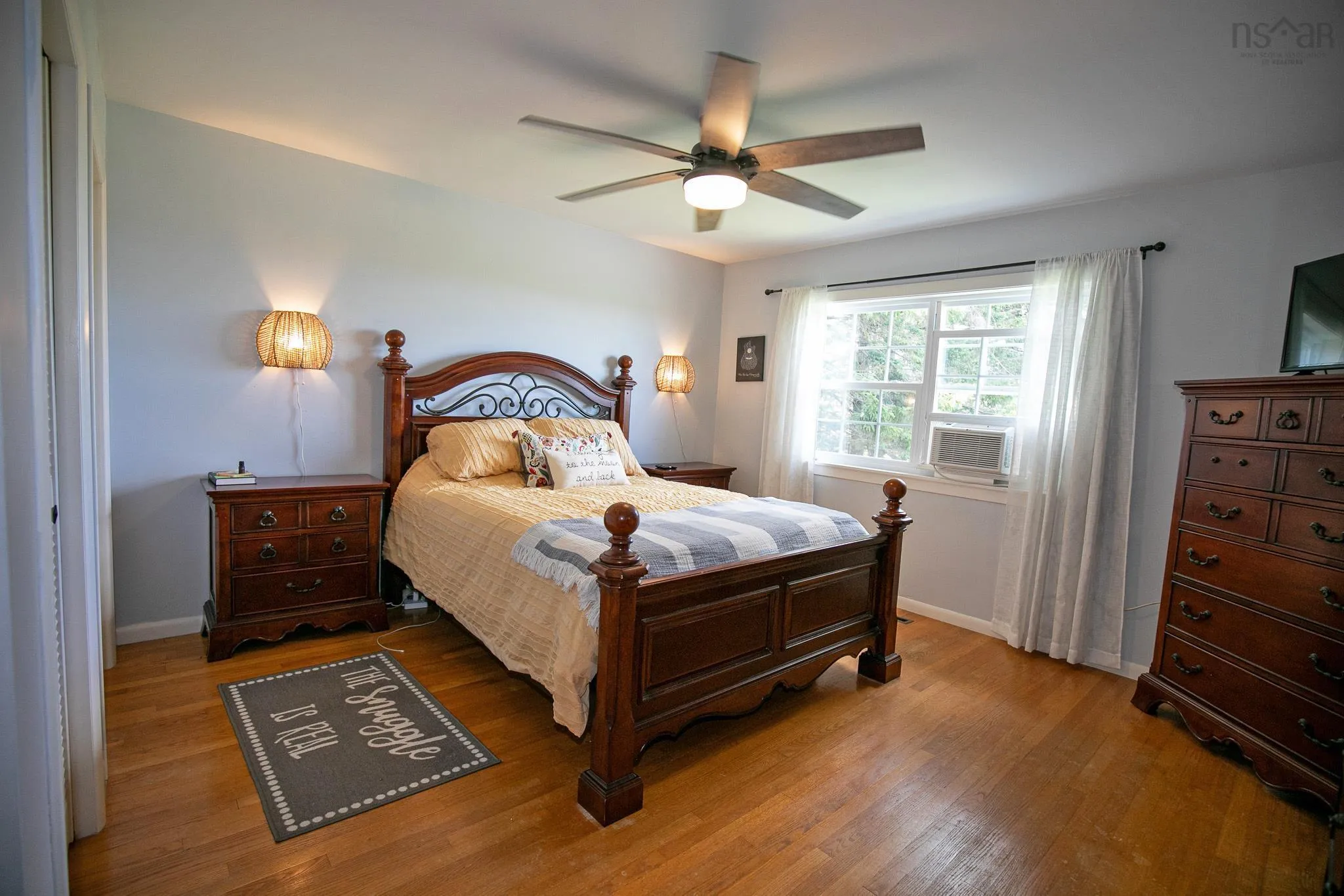 212 Victoria Street E, Amherst, NS B4H 1Y9, 4 Bedrooms Bedrooms, ,2 BathroomsBathrooms,Residential,For Sale,Victoria,202518515