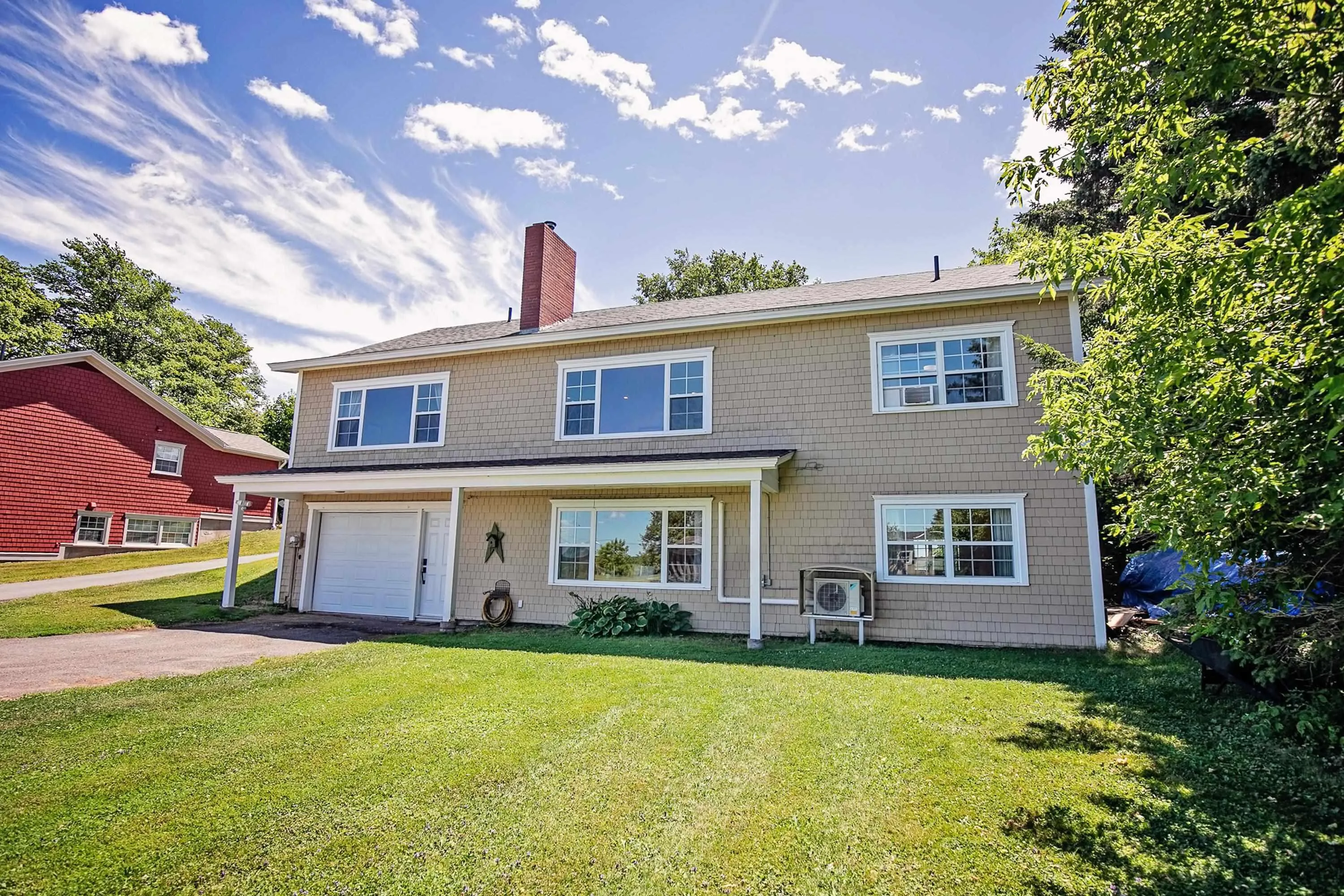 212 Victoria Street E, Amherst, NS B4H 1Y9, 4 Bedrooms Bedrooms, ,2 BathroomsBathrooms,Residential,For Sale,Victoria,202518515
