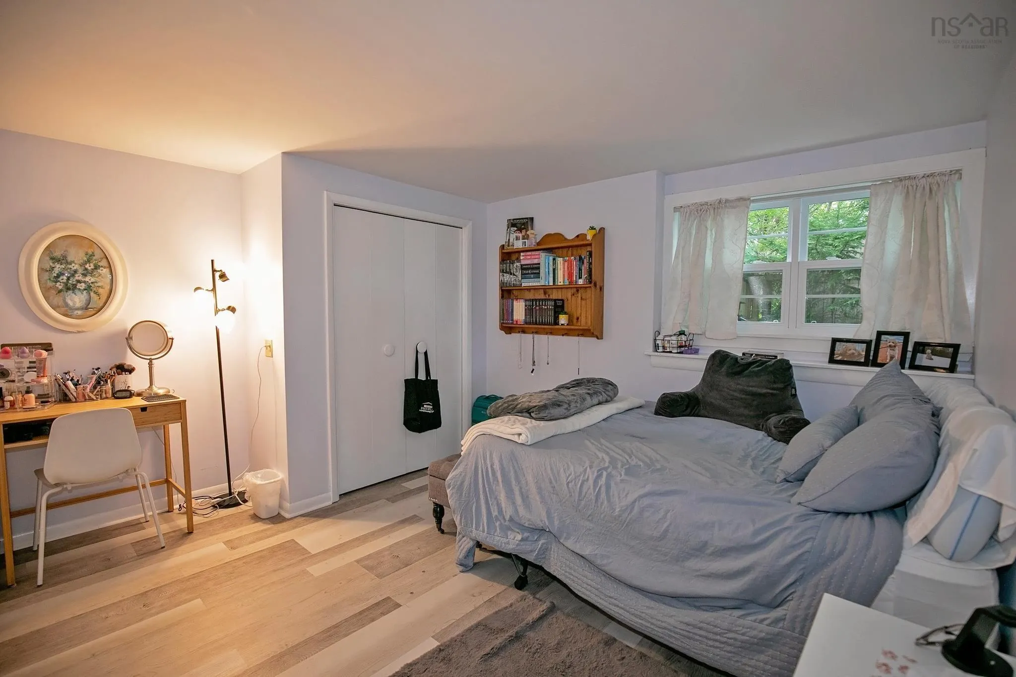 212 Victoria Street E, Amherst, NS B4H 1Y9, 4 Bedrooms Bedrooms, ,2 BathroomsBathrooms,Residential,For Sale,Victoria,202518515
