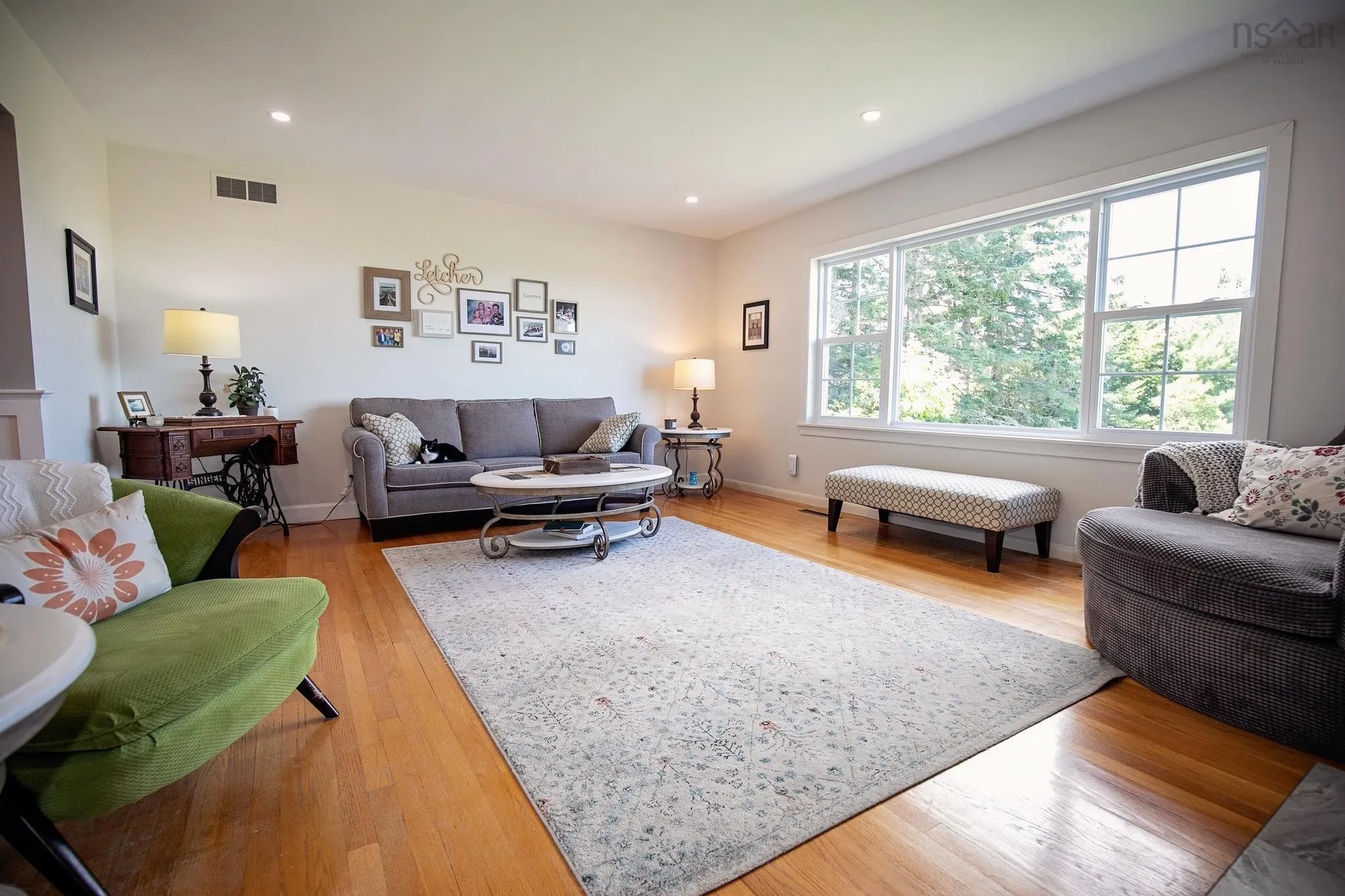 212 Victoria Street E, Amherst, NS B4H 1Y9, 4 Bedrooms Bedrooms, ,2 BathroomsBathrooms,Residential,For Sale,Victoria,202518515