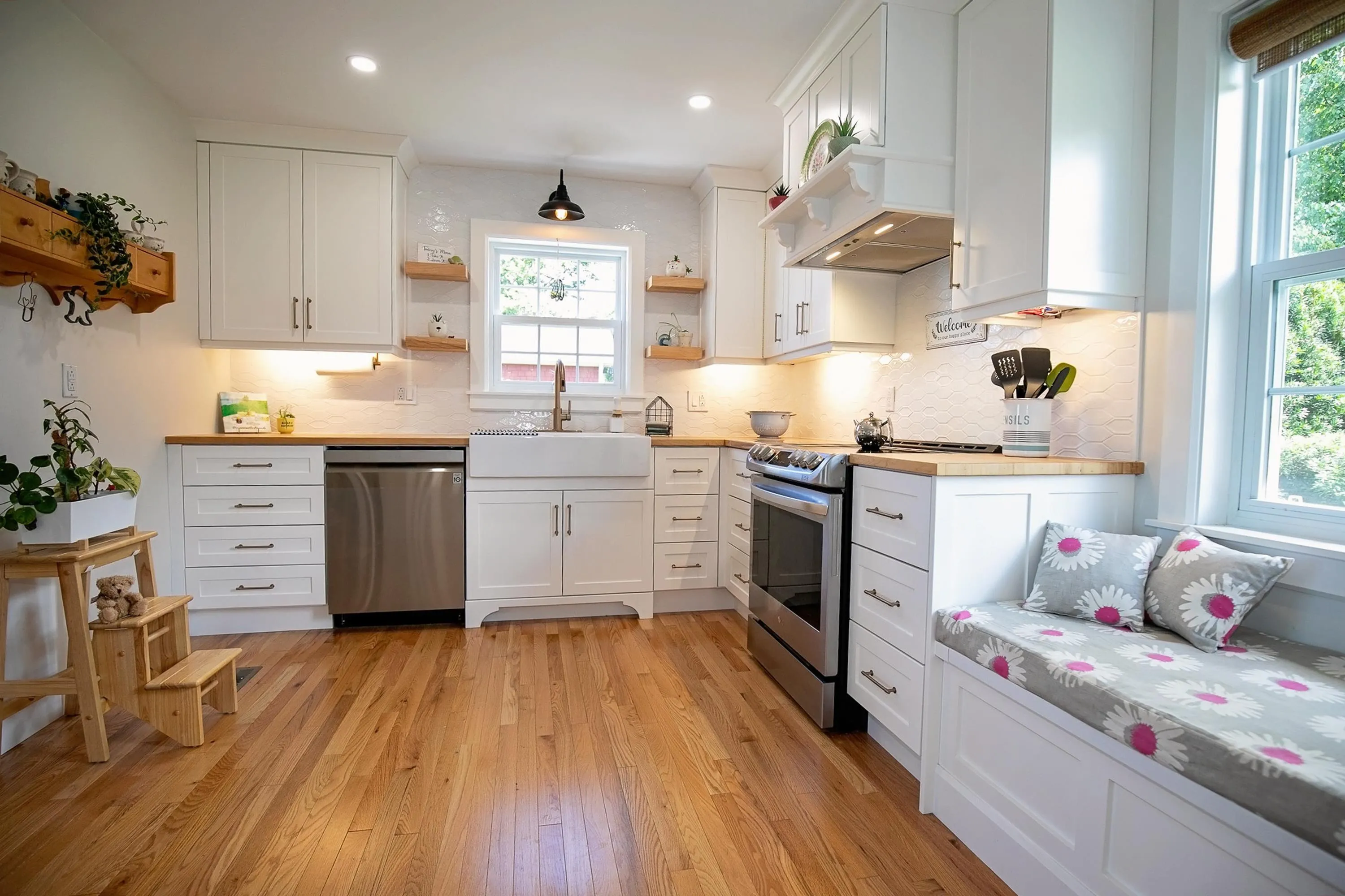 212 Victoria Street E, Amherst, NS B4H 1Y9, 4 Bedrooms Bedrooms, ,2 BathroomsBathrooms,Residential,For Sale,Victoria,202518515