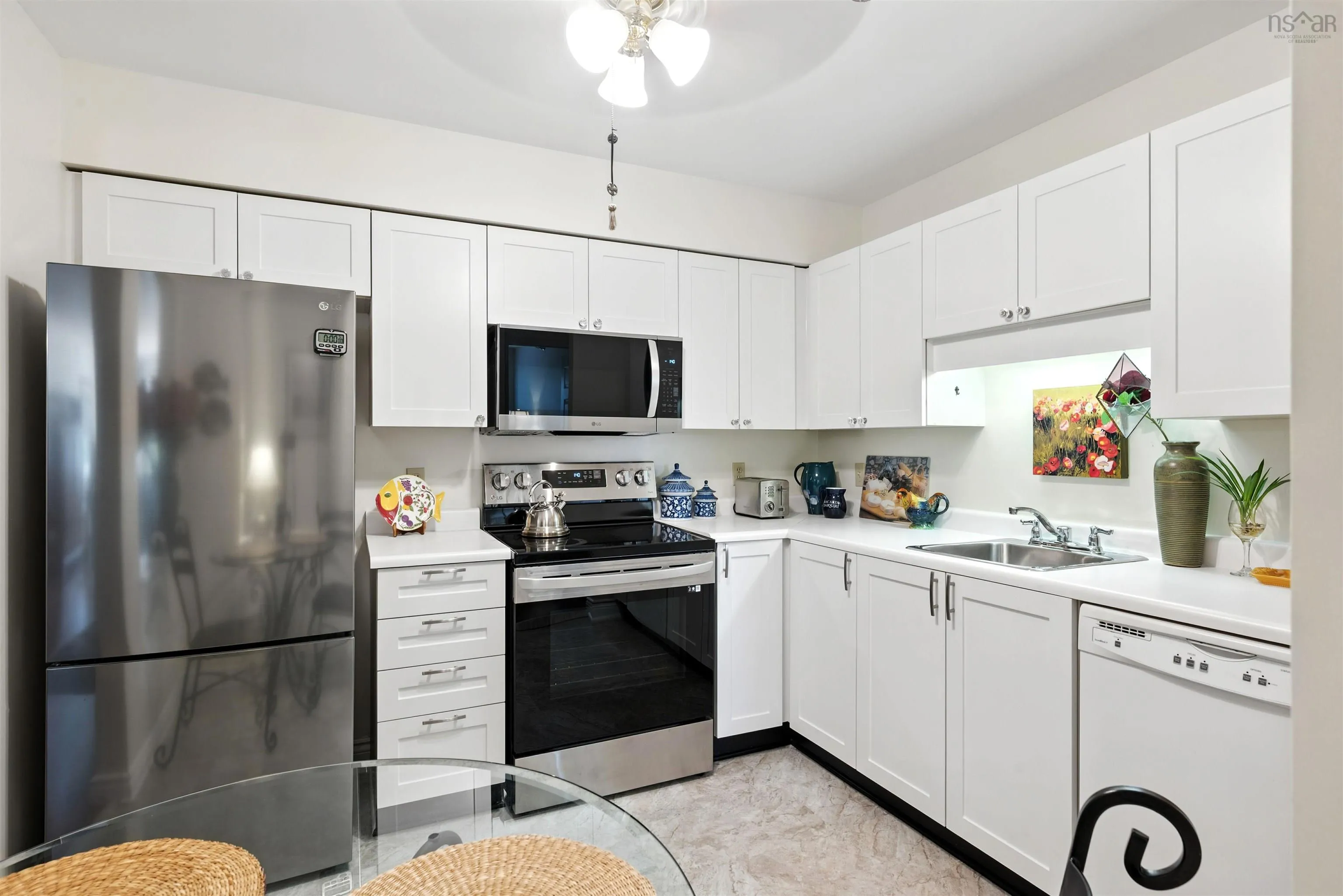 208-83 Kearney Lake Road, Halifax, NS B3M 4E6, 2 Bedrooms Bedrooms, ,1 BathroomBathrooms,Residential,For Sale,Kearney Lake,202522484