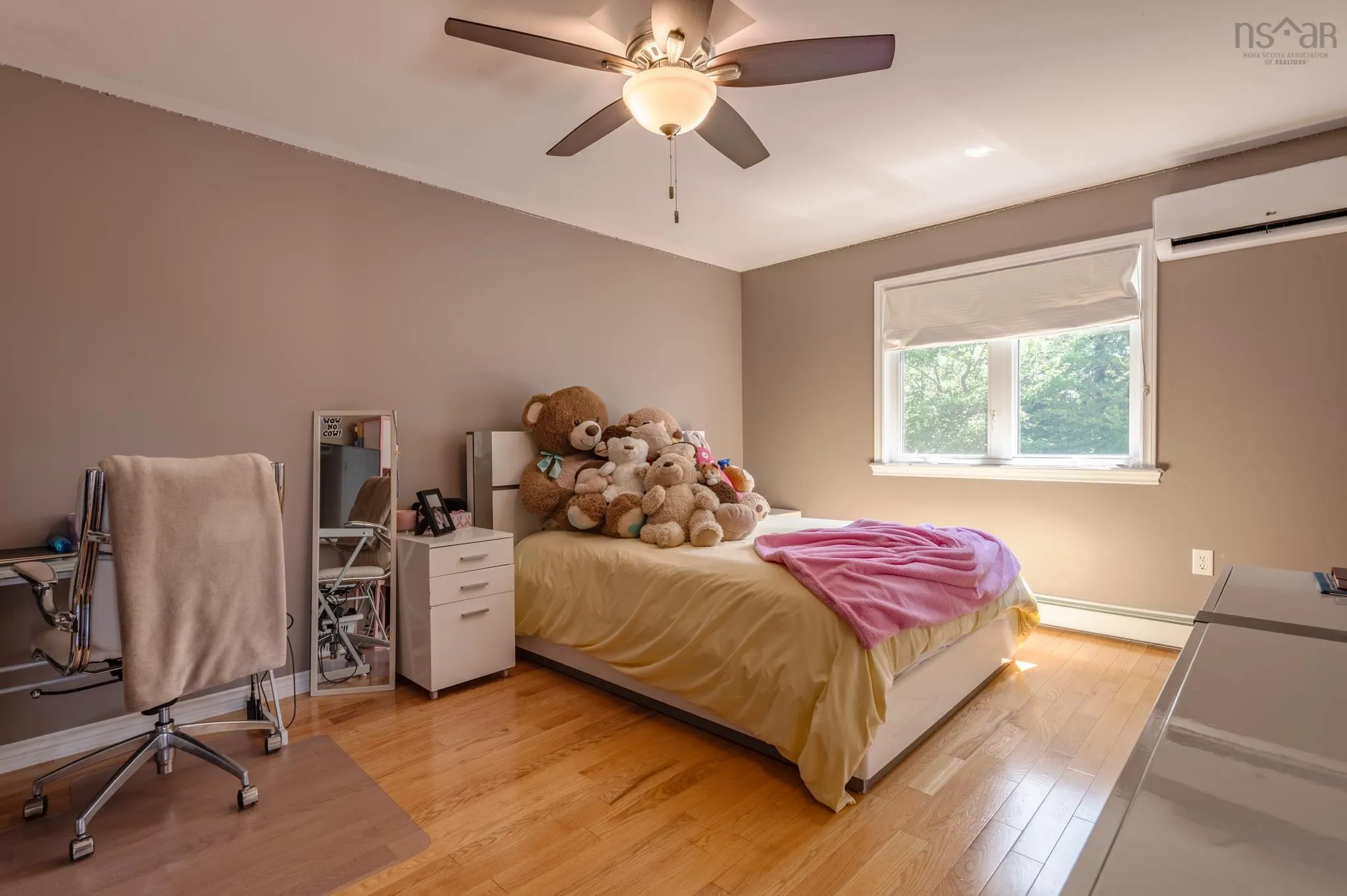 47 Long Lake Drive, Kingswood, NS B4B 1K6, 8 Bedrooms Bedrooms, ,6 BathroomsBathrooms,Residential,For Sale,Long Lake,202522521