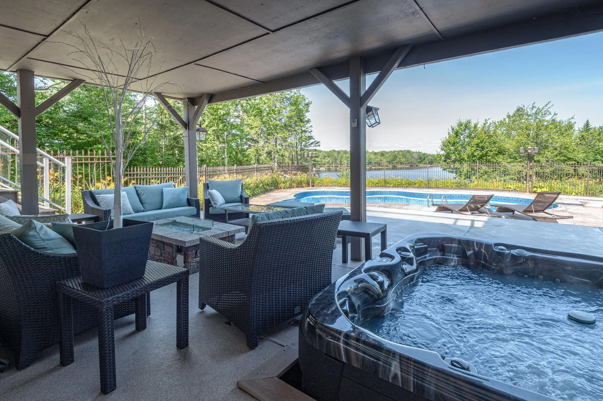 47 Long Lake Drive, Kingswood, NS B4B 1K6, 8 Bedrooms Bedrooms, ,6 BathroomsBathrooms,Residential,For Sale,Long Lake,202522521
