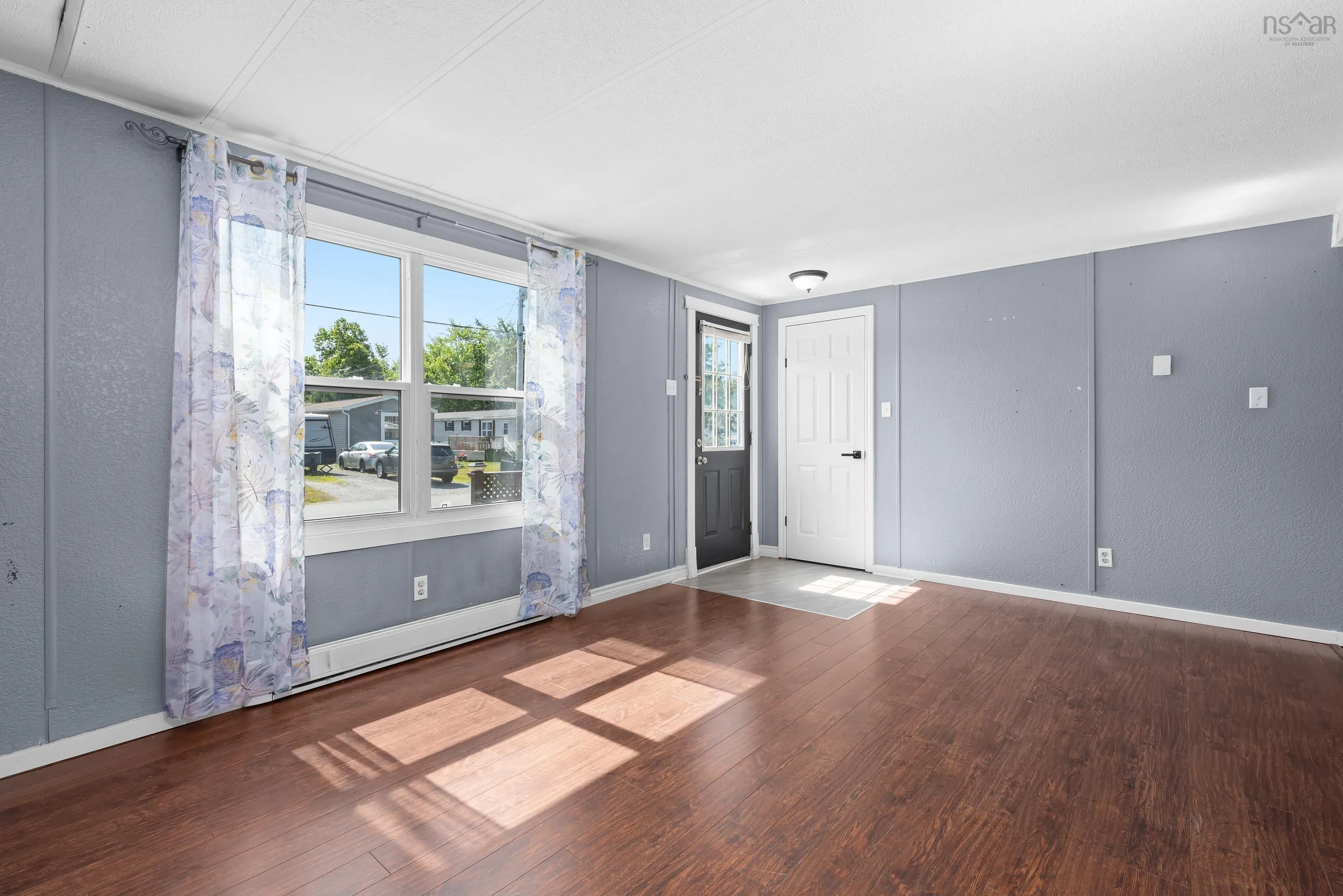 1 Elcona Avenue, Middle Sackville, NS B4E 3B2, 3 Bedrooms Bedrooms, ,1 BathroomBathrooms,Residential,For Sale,Elcona,202520859