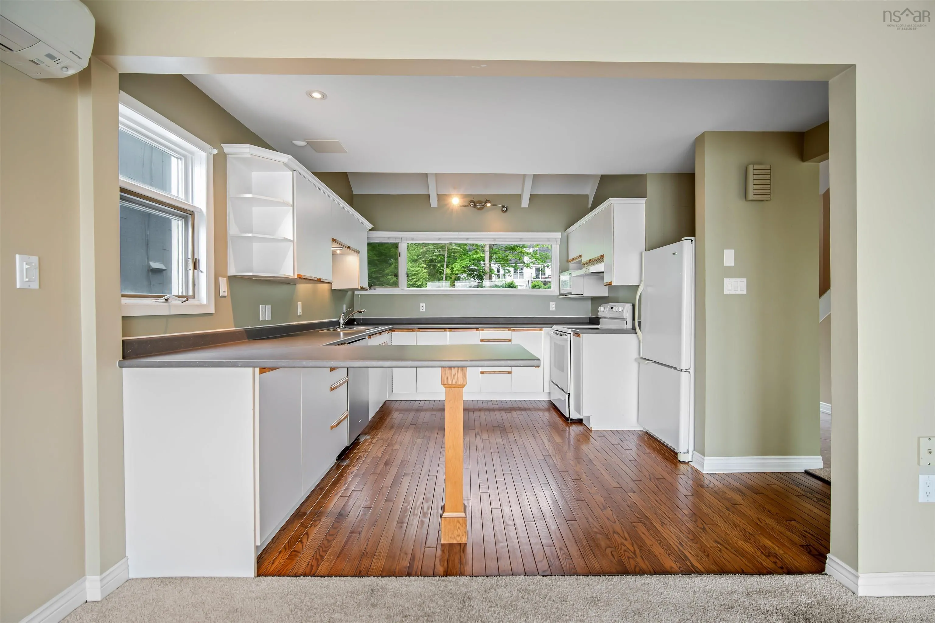 353 1 Shore Drive, Bedford, NS B4A 2C7, 2 Bedrooms Bedrooms, ,2 BathroomsBathrooms,Residential,For Sale,Shore,202515693