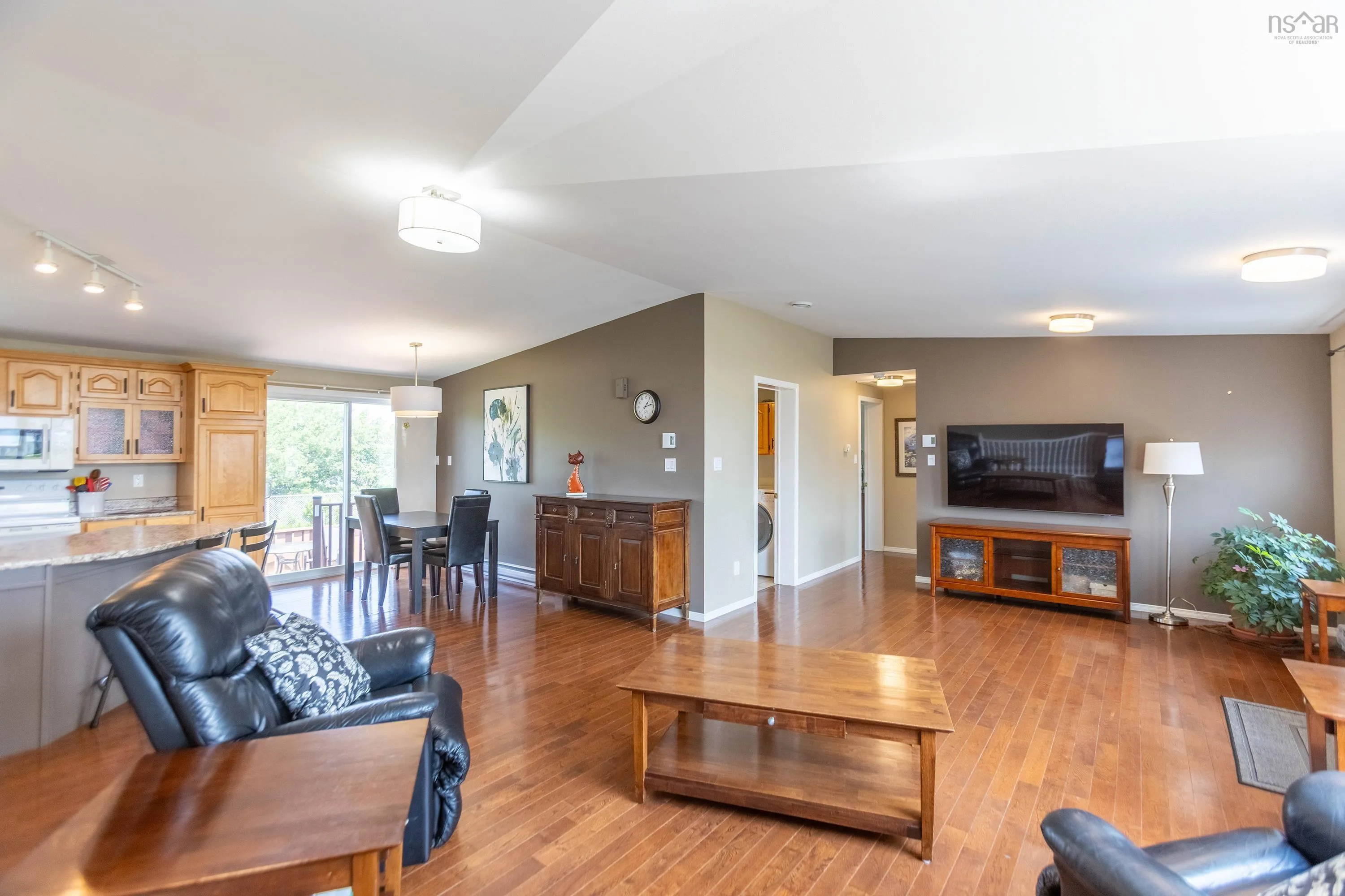 10 Garden Court, Amherst, NS B4H 4R8, 2 Bedrooms Bedrooms, ,2 BathroomsBathrooms,Residential,For Sale,Garden,202518028
