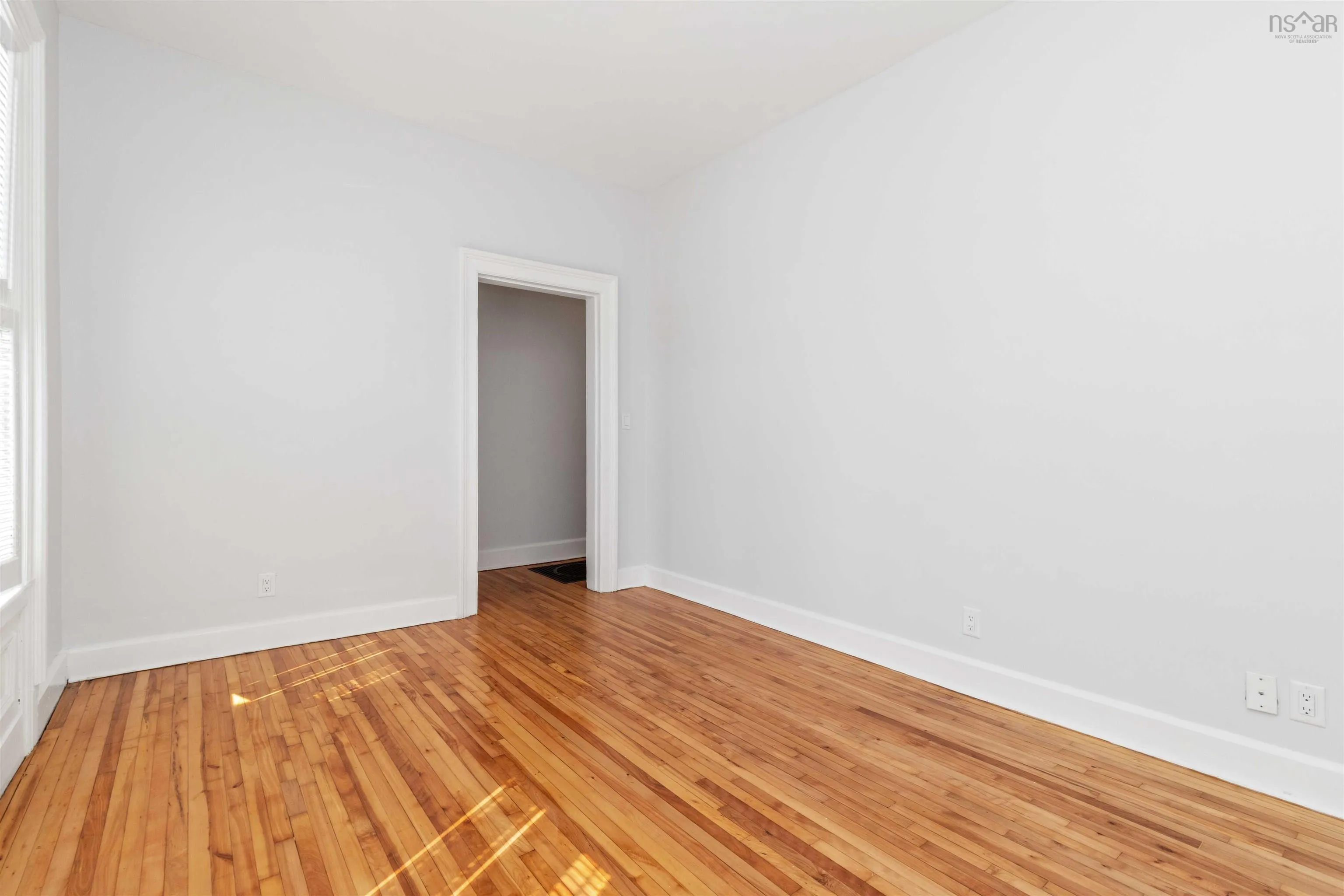 132 Victoria Road, Dartmouth, NS B3A 1V6, 4 Bedrooms Bedrooms, ,Residential Income,For Sale,Victoria,202524692