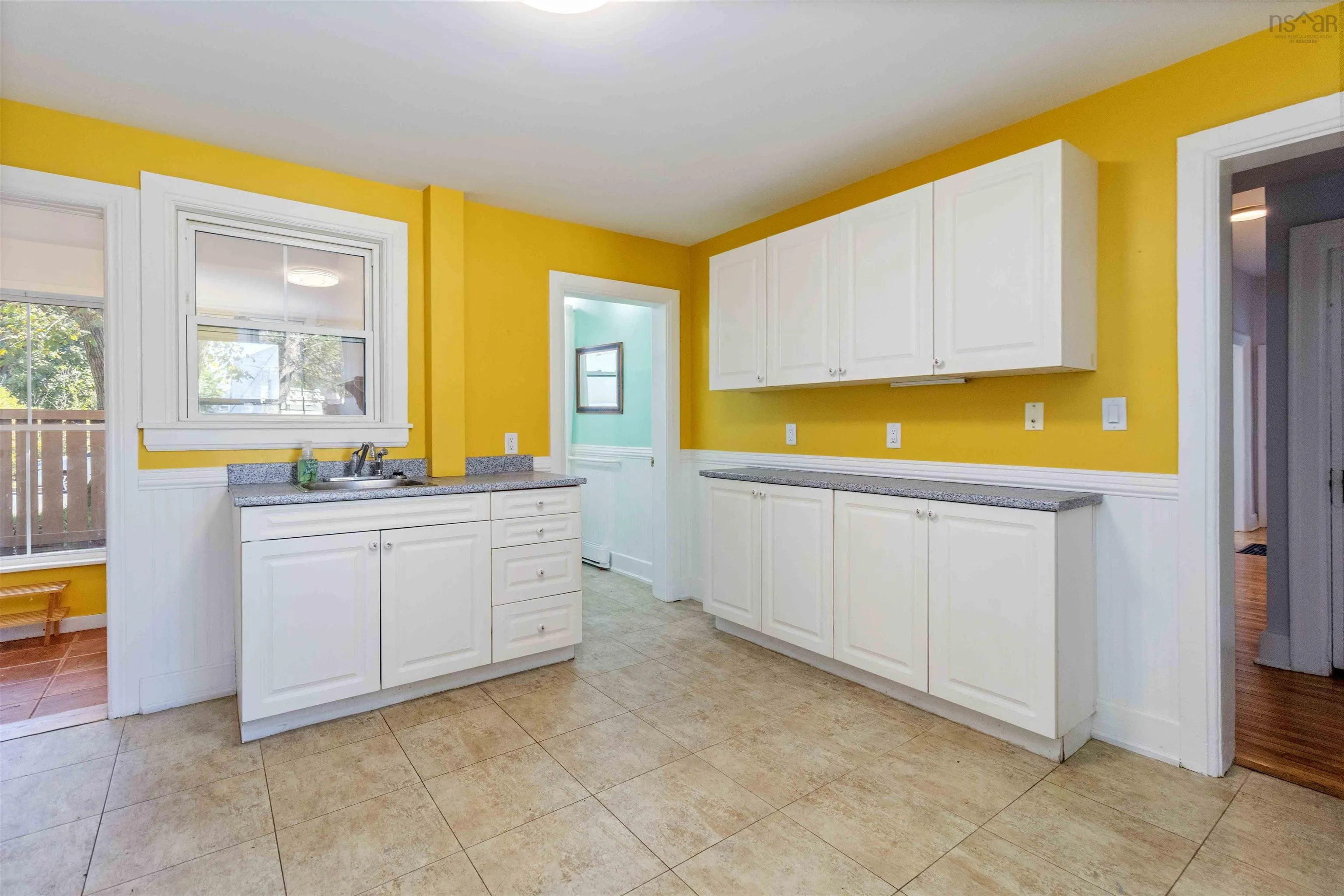 132 Victoria Road, Dartmouth, NS B3A 1V6, 4 Bedrooms Bedrooms, ,Residential Income,For Sale,Victoria,202524692