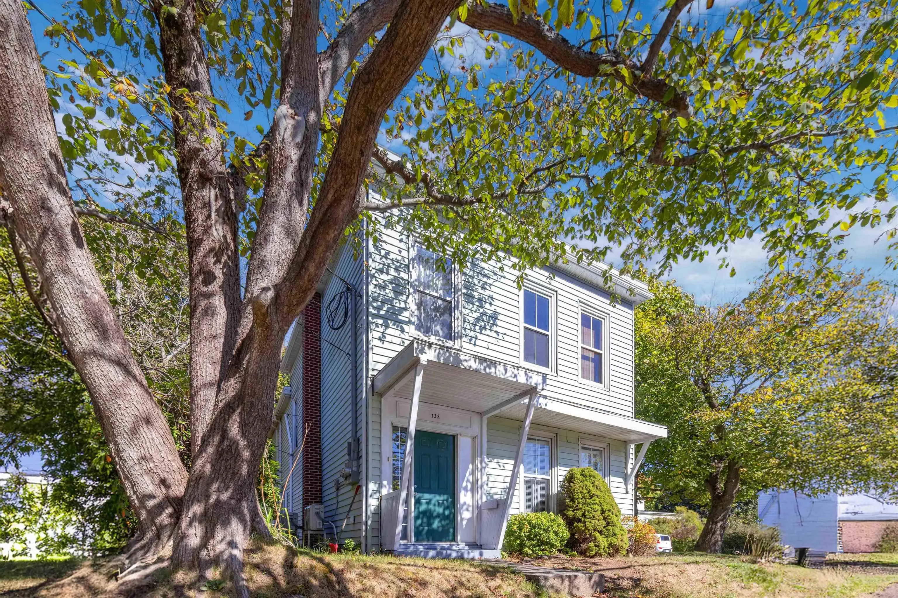 132 Victoria Road, Dartmouth, NS B3A 1V6, 4 Bedrooms Bedrooms, ,Residential Income,For Sale,Victoria,202524692