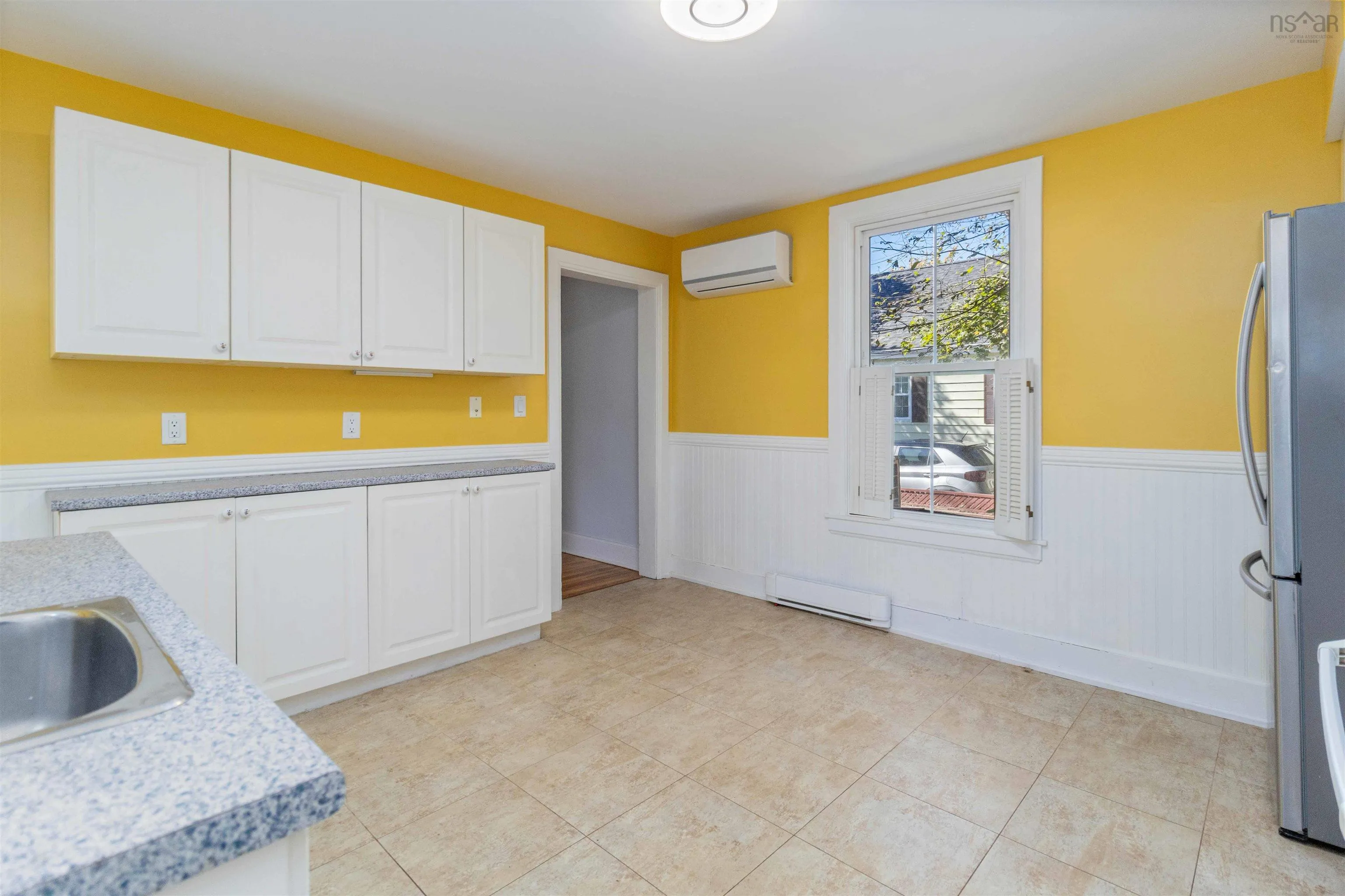 132 Victoria Road, Dartmouth, NS B3A 1V6, 4 Bedrooms Bedrooms, ,Residential Income,For Sale,Victoria,202524692
