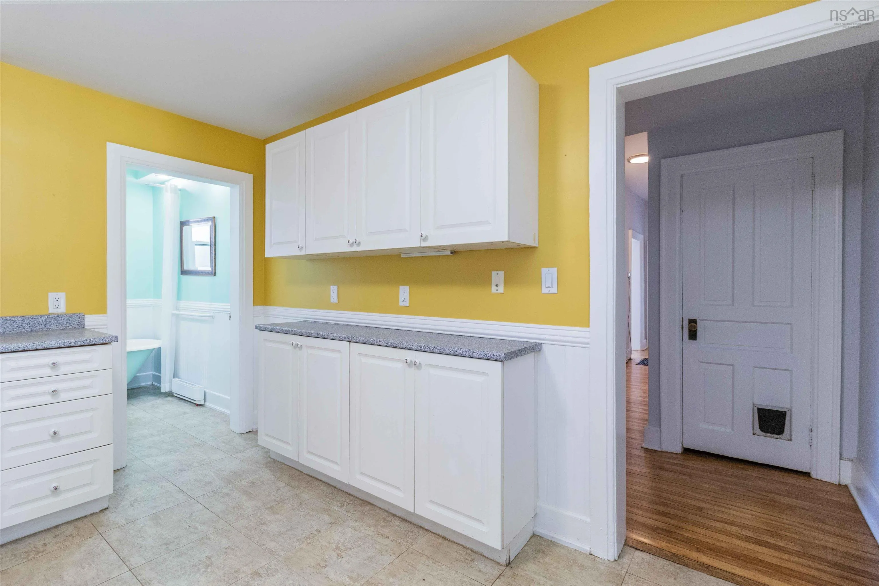 132 Victoria Road, Dartmouth, NS B3A 1V6, 4 Bedrooms Bedrooms, ,Residential Income,For Sale,Victoria,202524692