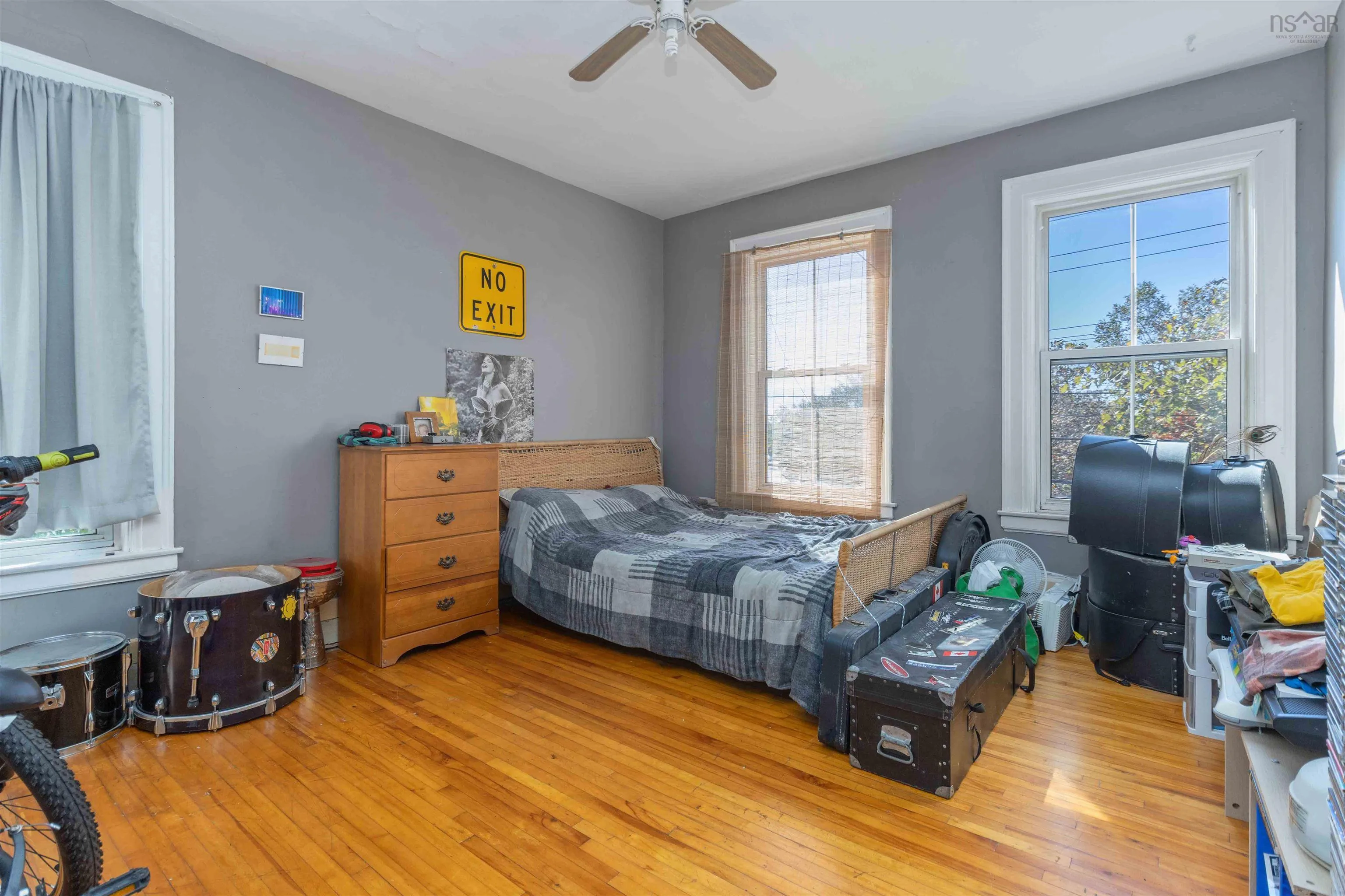 132 Victoria Road, Dartmouth, NS B3A 1V6, 4 Bedrooms Bedrooms, ,Residential Income,For Sale,Victoria,202524692