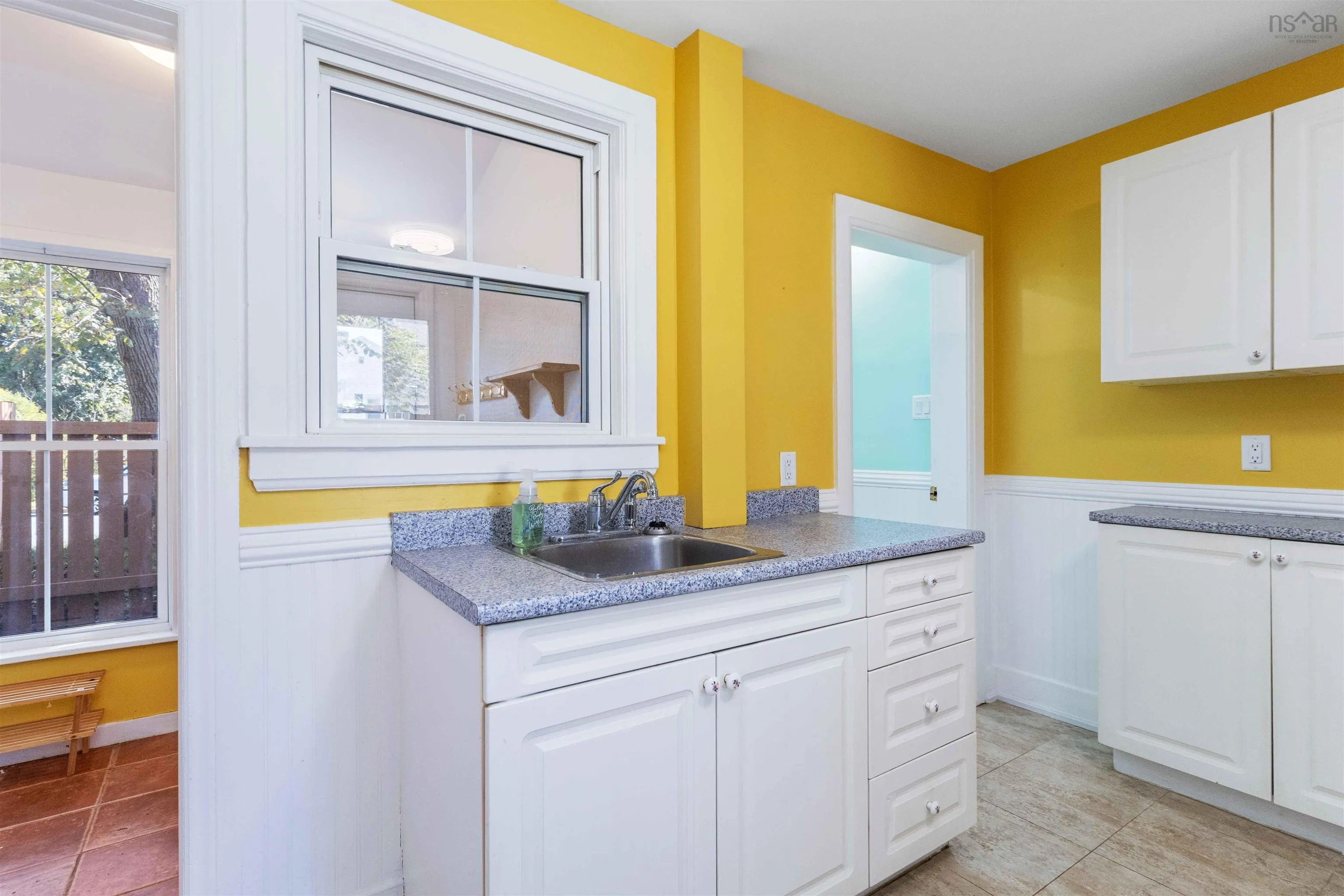 132 Victoria Road, Dartmouth, NS B3A 1V6, 4 Bedrooms Bedrooms, ,Residential Income,For Sale,Victoria,202524692