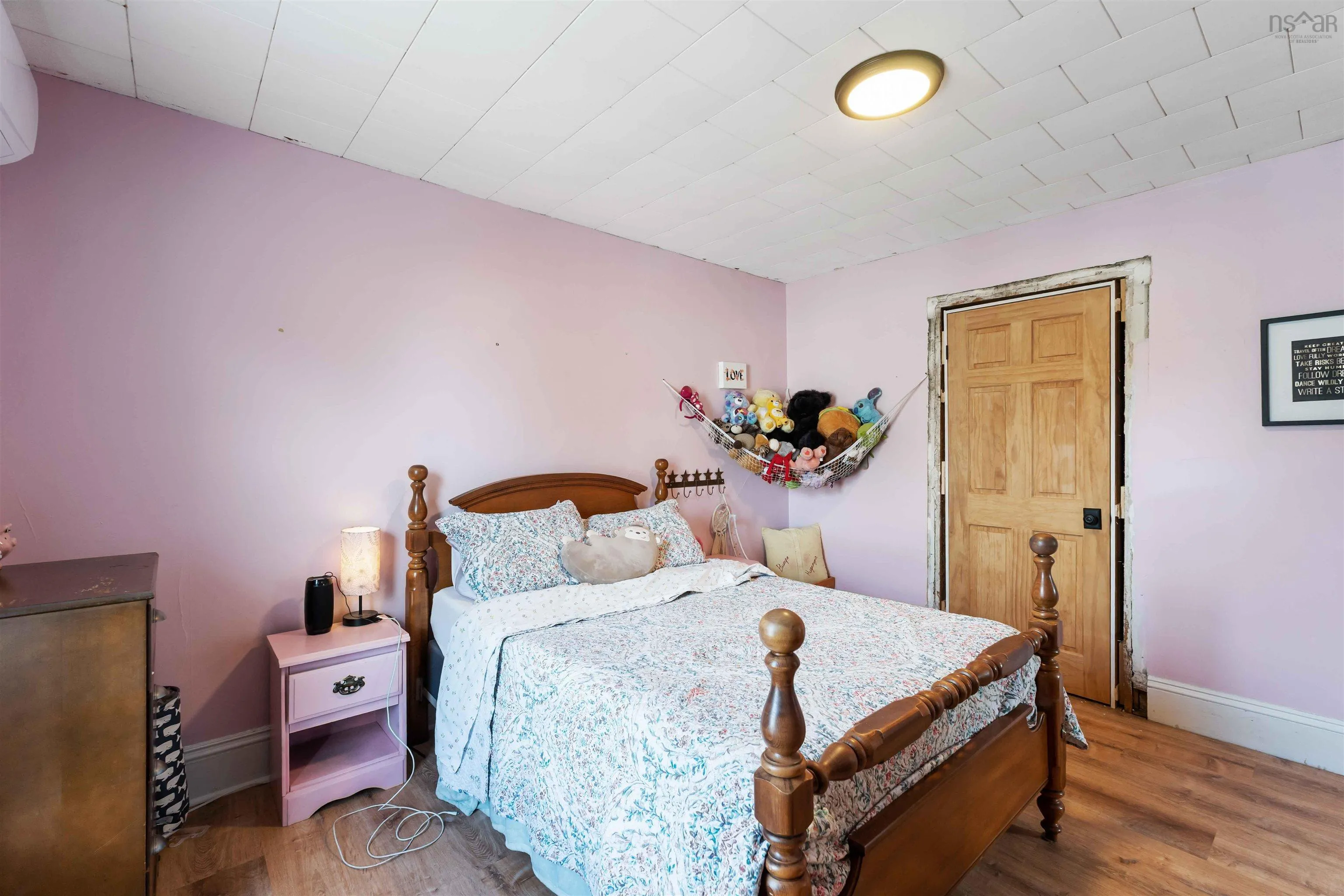 22 Washington Street, Bridgetown, NS B0S 1C0, 6 Bedrooms Bedrooms, ,2 BathroomsBathrooms,Residential,For Sale,Washington,202517527