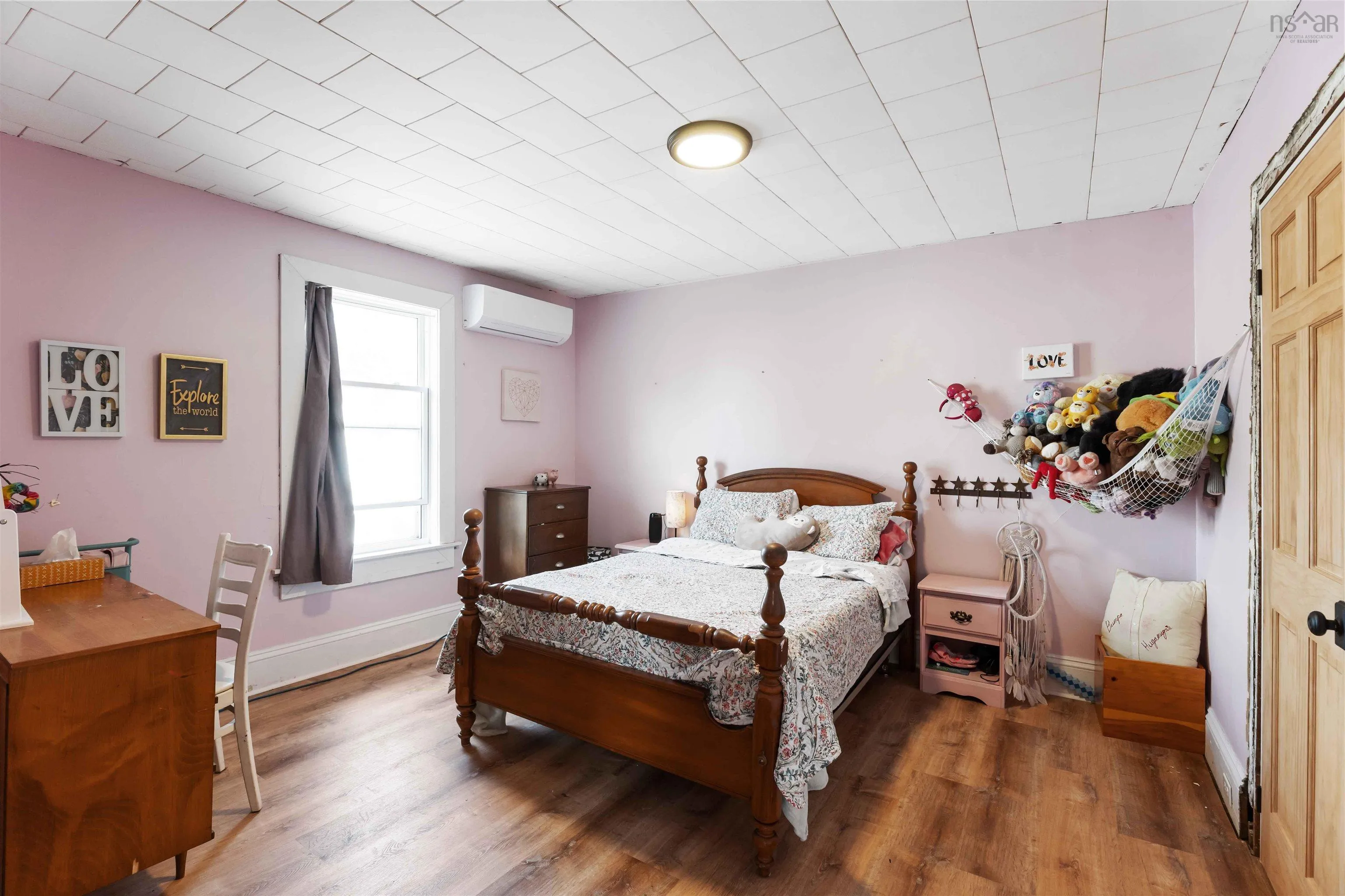 22 Washington Street, Bridgetown, NS B0S 1C0, 6 Bedrooms Bedrooms, ,2 BathroomsBathrooms,Residential,For Sale,Washington,202517527