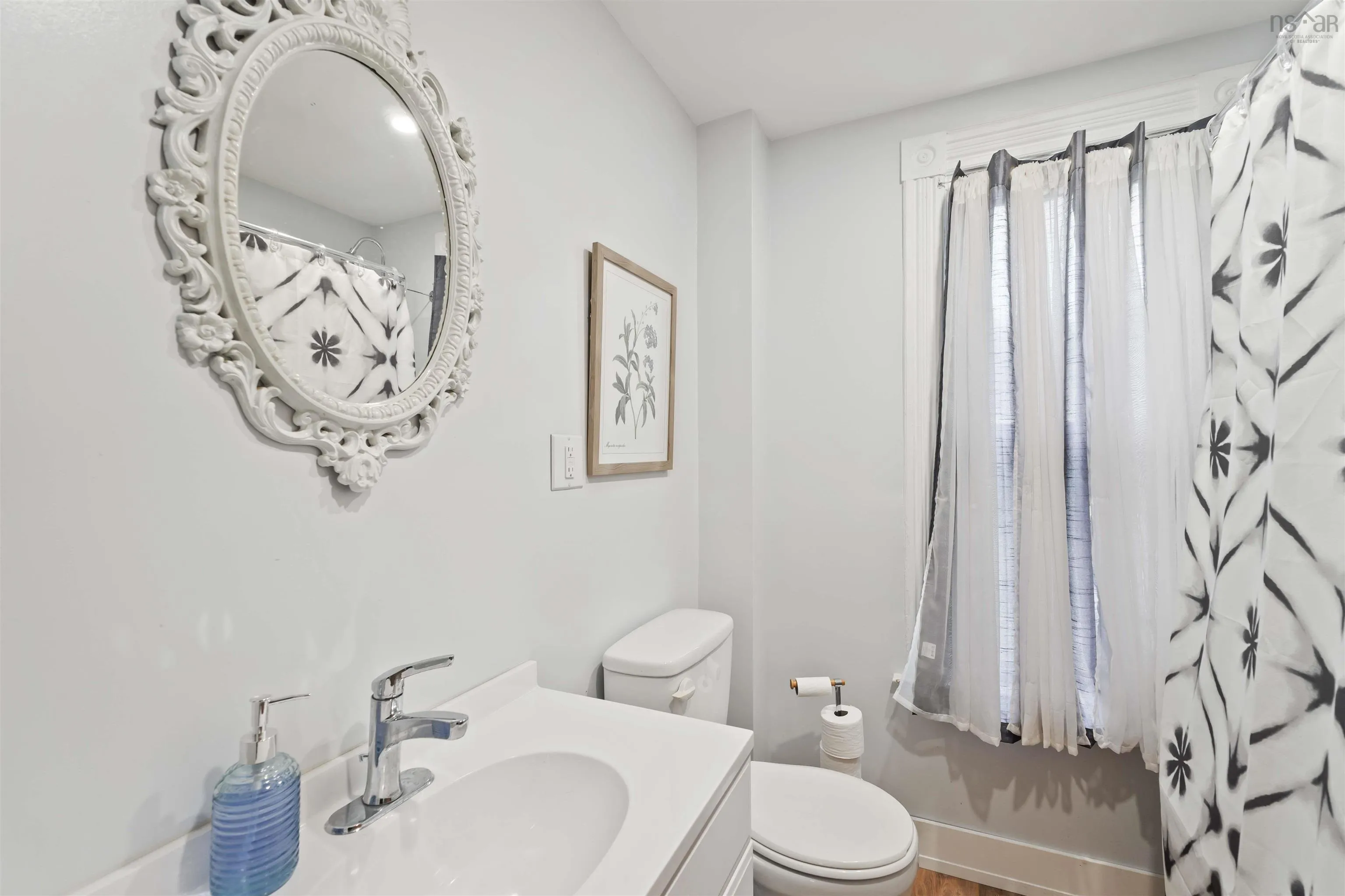 22 Washington Street, Bridgetown, NS B0S 1C0, 6 Bedrooms Bedrooms, ,2 BathroomsBathrooms,Residential,For Sale,Washington,202517527