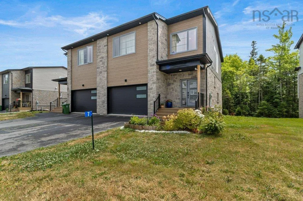 7 Lew Crescent, Lantz, NS B2S 0H9, 3 Bedrooms Bedrooms, ,4 BathroomsBathrooms,Residential,For Sale,Lew,202518725