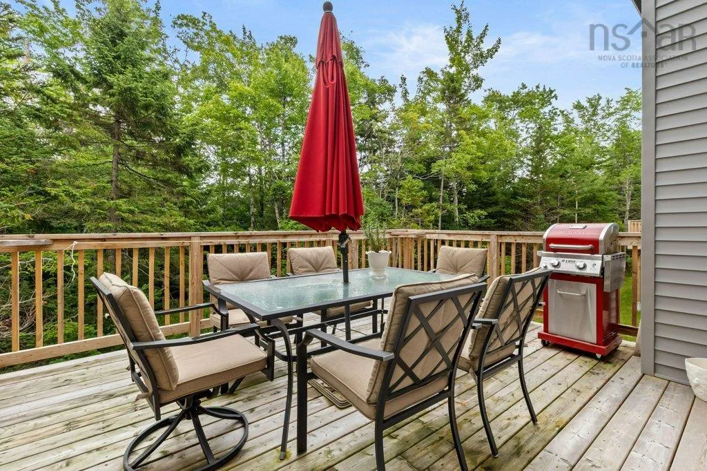 7 Lew Crescent, Lantz, NS B2S 0H9, 3 Bedrooms Bedrooms, ,4 BathroomsBathrooms,Residential,For Sale,Lew,202518725