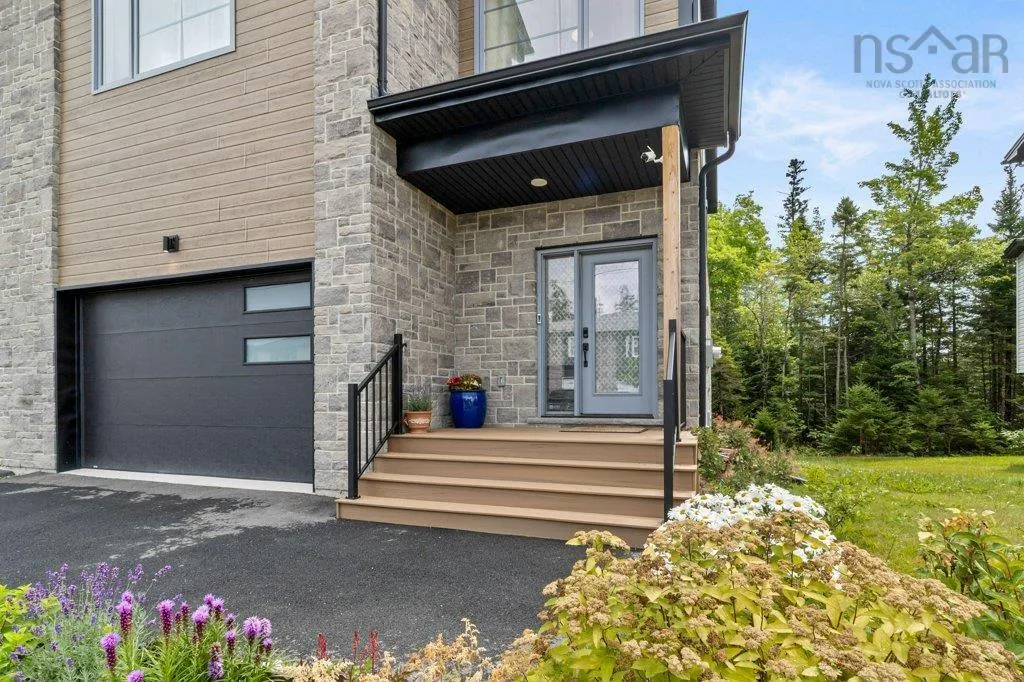 7 Lew Crescent, Lantz, NS B2S 0H9, 3 Bedrooms Bedrooms, ,4 BathroomsBathrooms,Residential,For Sale,Lew,202518725