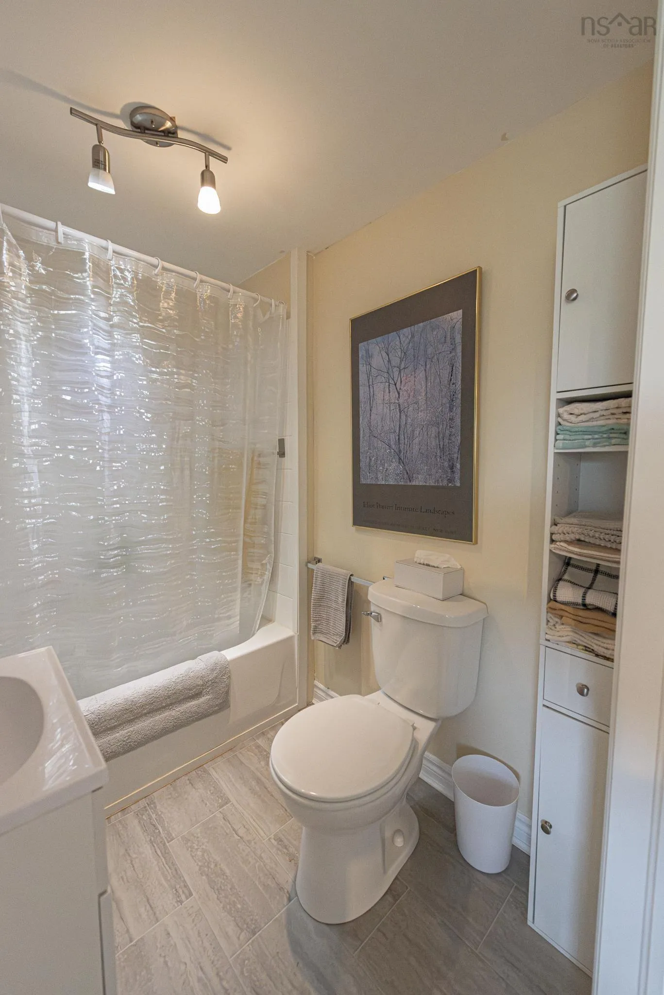 209 Ghana Avenue, New Glasgow, NS B2H 4X2, 2 Bedrooms Bedrooms, ,1 BathroomBathrooms,Residential,For Sale,Ghana,202523149
