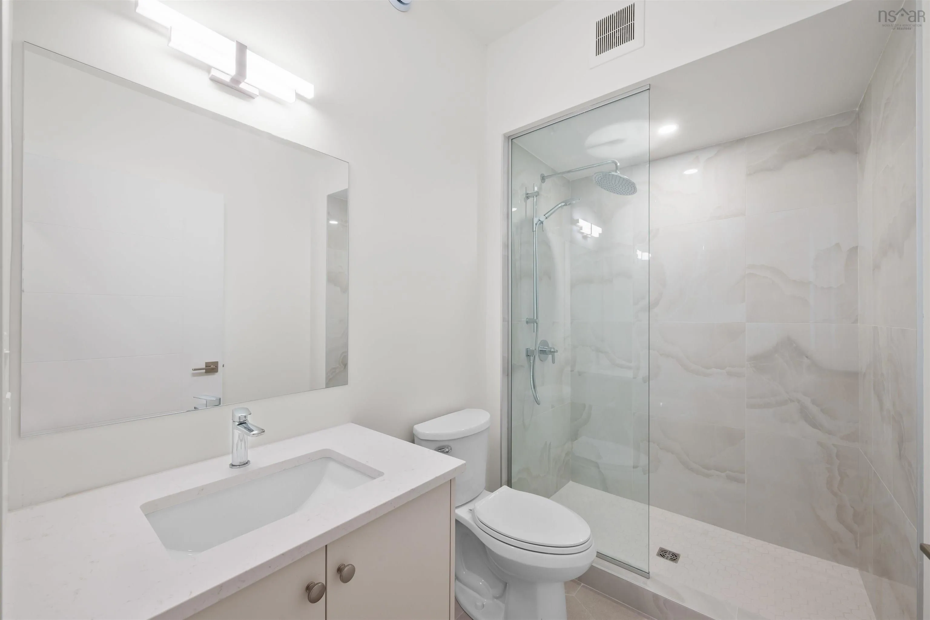112 Samaa Court, Bedford West Ns B4b 0y4, 5 Bedrooms Bedrooms, ,5 BathroomsBathrooms,Residential,For Sale,Samaa Court,202509371