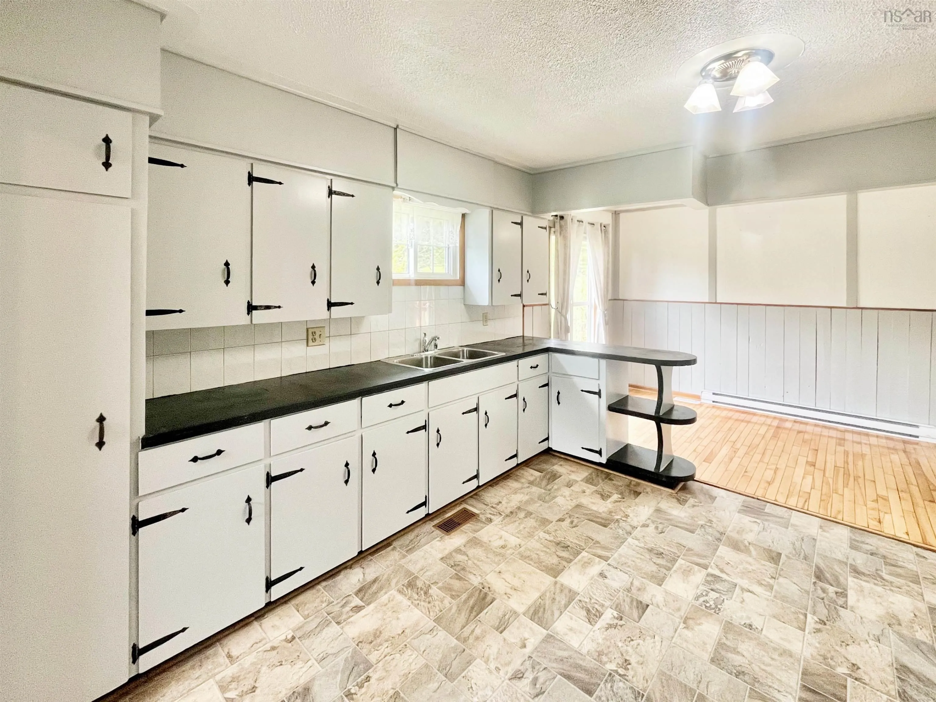 96 Landry Lane, Sampsonville, NS B0E 3B0, 3 Bedrooms Bedrooms, ,1 BathroomBathrooms,Residential,For Sale,Landry,202522757