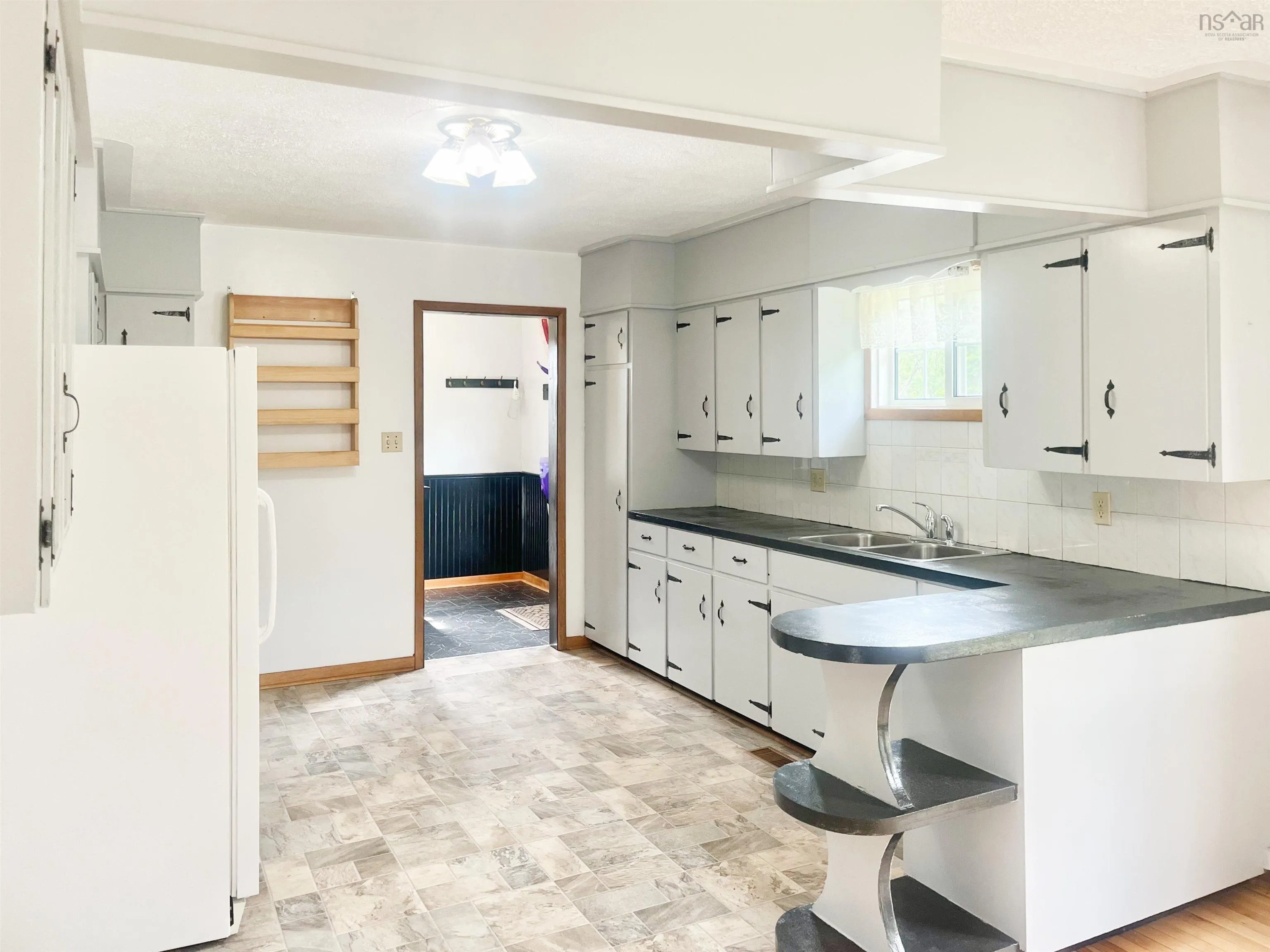 96 Landry Lane, Sampsonville, NS B0E 3B0, 3 Bedrooms Bedrooms, ,1 BathroomBathrooms,Residential,For Sale,Landry,202522757