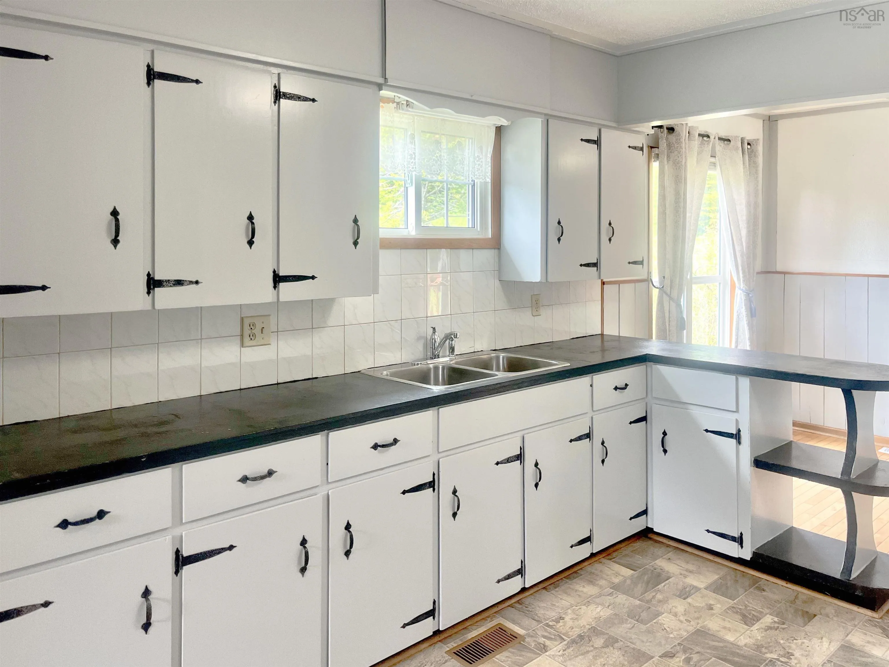 96 Landry Lane, Sampsonville, NS B0E 3B0, 3 Bedrooms Bedrooms, ,1 BathroomBathrooms,Residential,For Sale,Landry,202522757