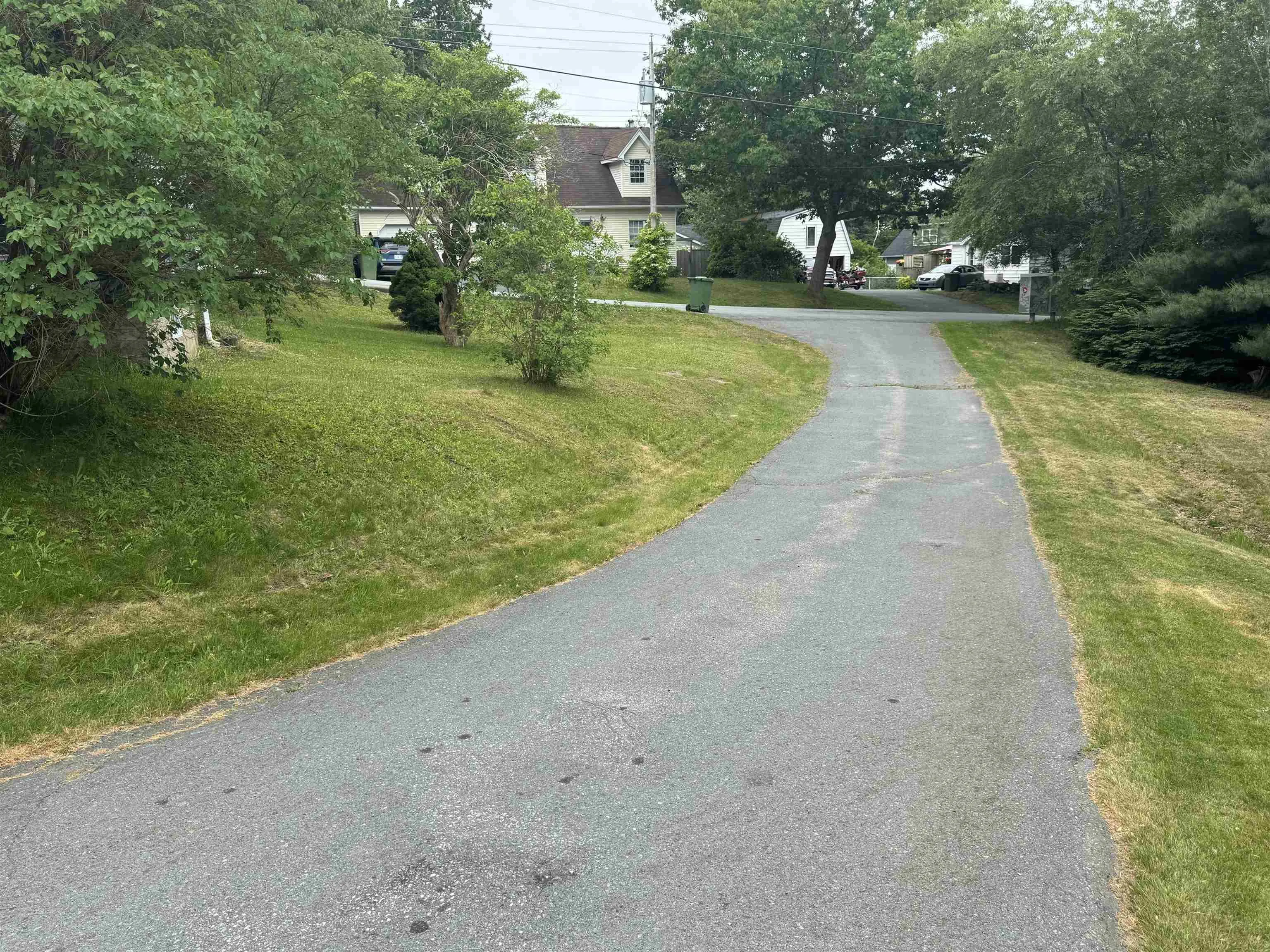 10 North Street, Bedford, NS B4A 2M9, 3 Bedrooms Bedrooms, ,2 BathroomsBathrooms,Residential,For Sale,North,202515951