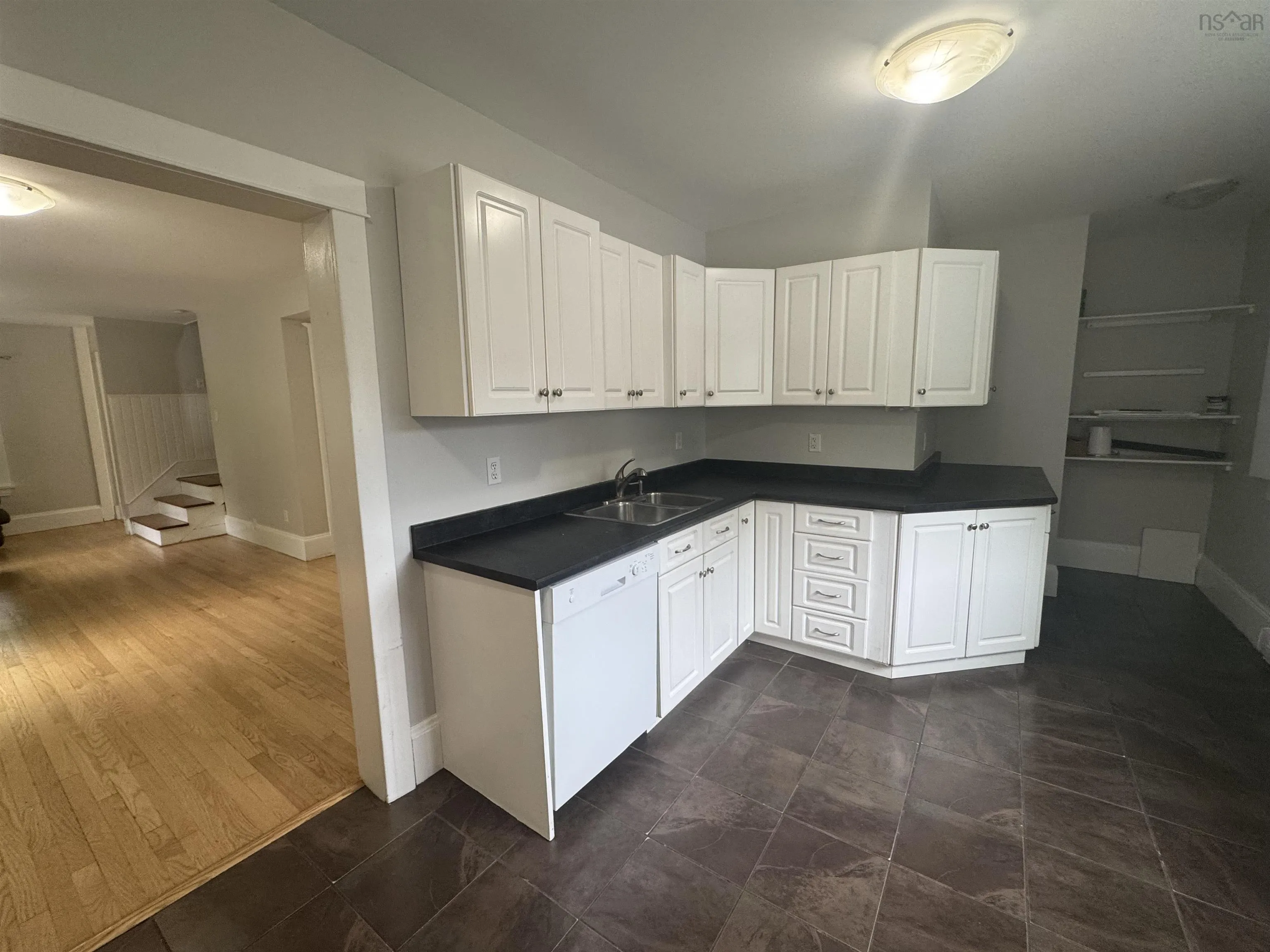 10 North Street, Bedford, NS B4A 2M9, 3 Bedrooms Bedrooms, ,2 BathroomsBathrooms,Residential,For Sale,North,202515951