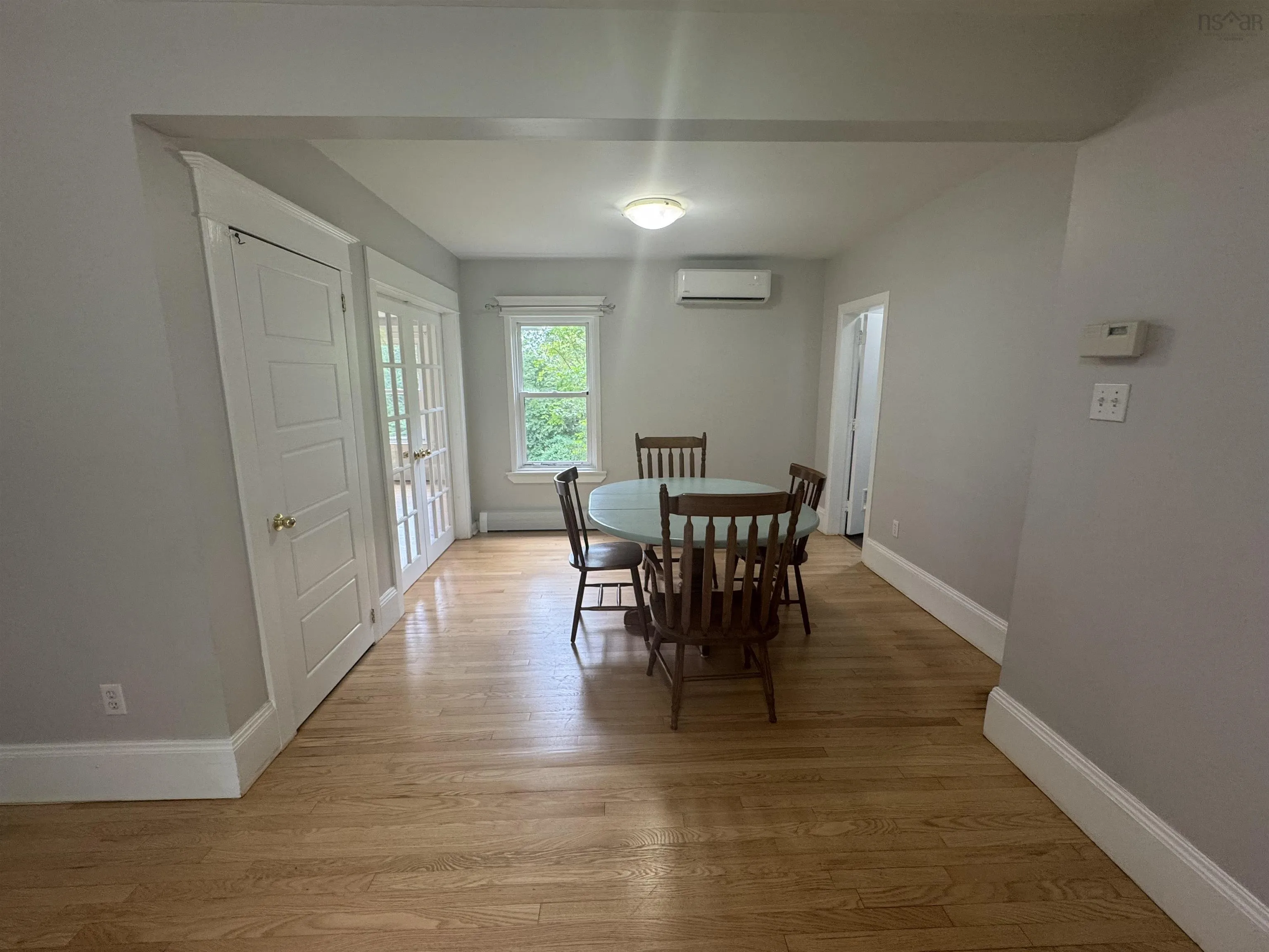10 North Street, Bedford, NS B4A 2M9, 3 Bedrooms Bedrooms, ,2 BathroomsBathrooms,Residential,For Sale,North,202515951