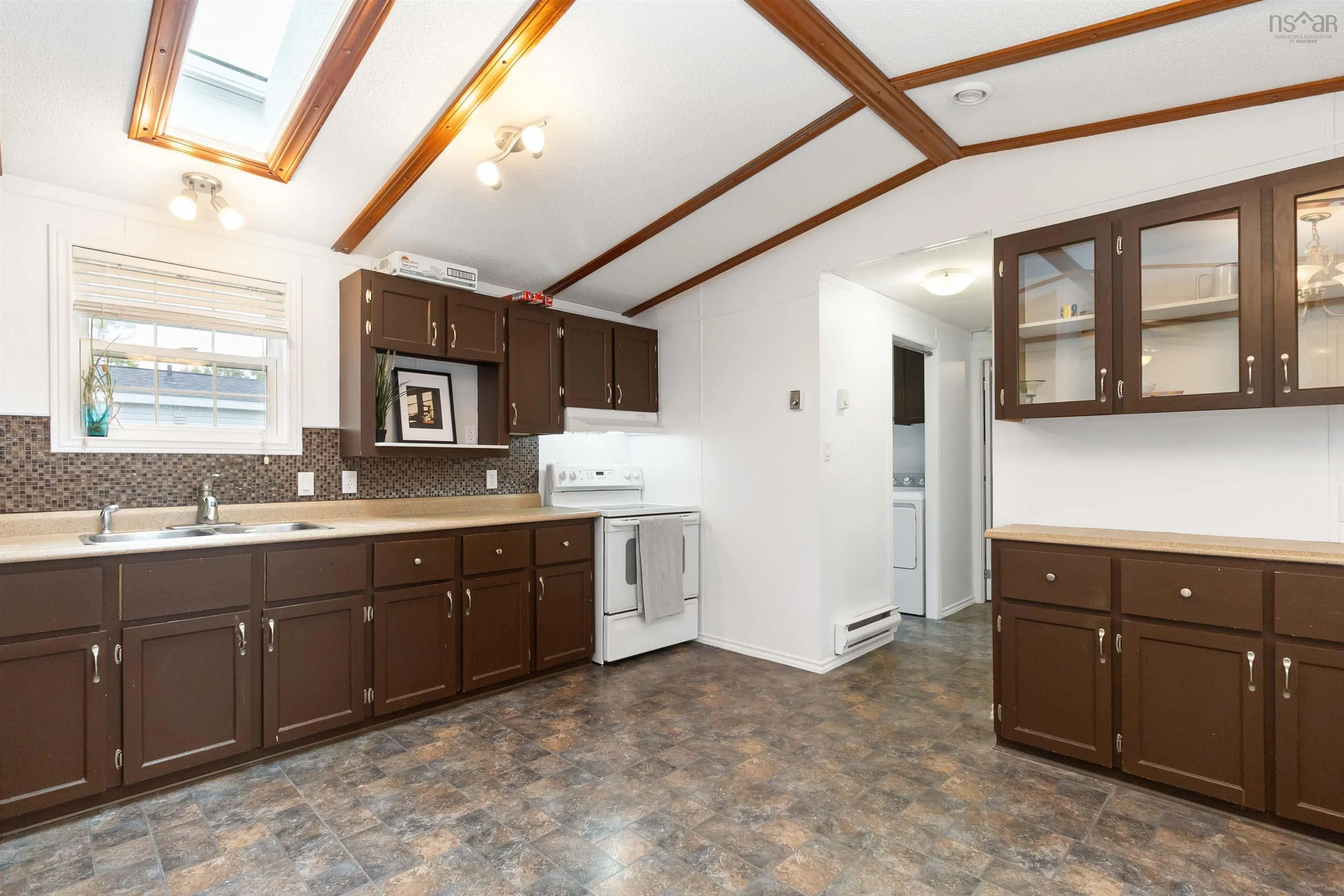 16 Mountain View Drive, Lake Echo, NS B3E 1B5, 3 Bedrooms Bedrooms, ,2 BathroomsBathrooms,Residential,For Sale,Mountain View,202522814