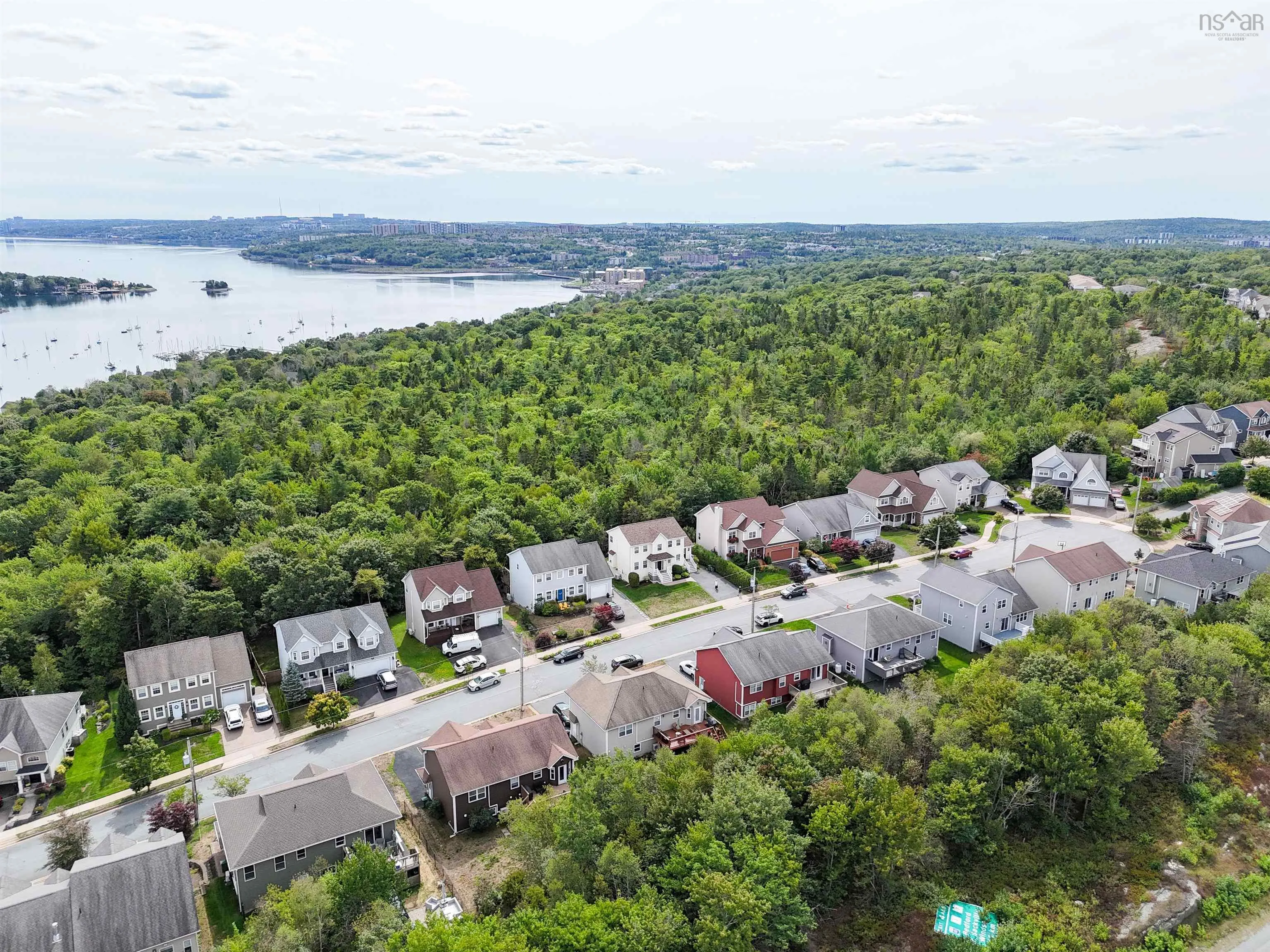 60 Shaffleburg Run, Bedford, NS B4A 4L5, 5 Bedrooms Bedrooms, ,4 BathroomsBathrooms,Residential,For Sale,Shaffleburg,202523065