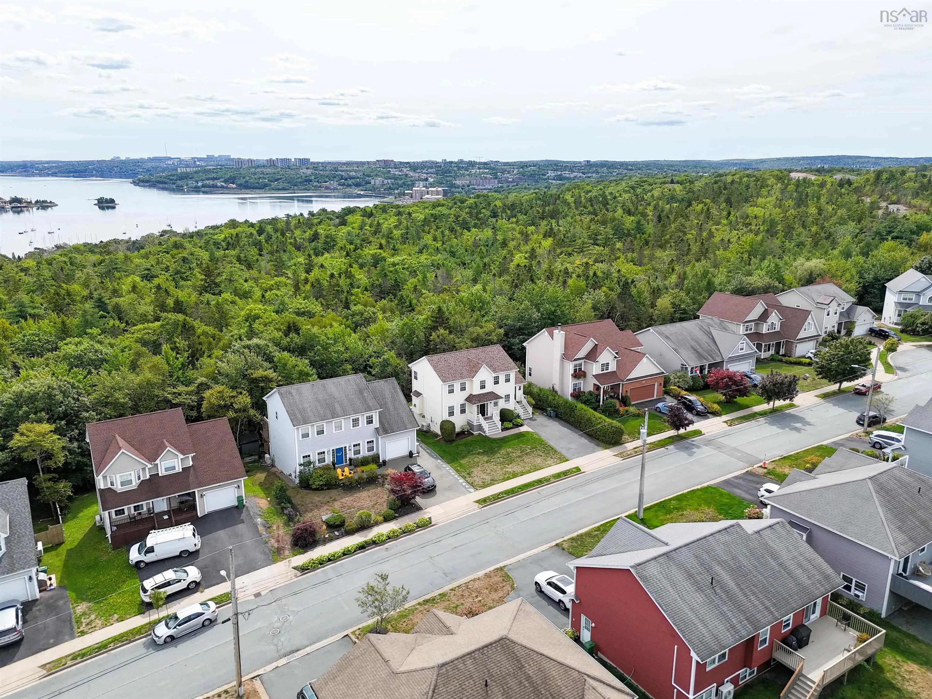 60 Shaffleburg Run, Bedford, NS B4A 4L5, 5 Bedrooms Bedrooms, ,4 BathroomsBathrooms,Residential,For Sale,Shaffleburg,202523065