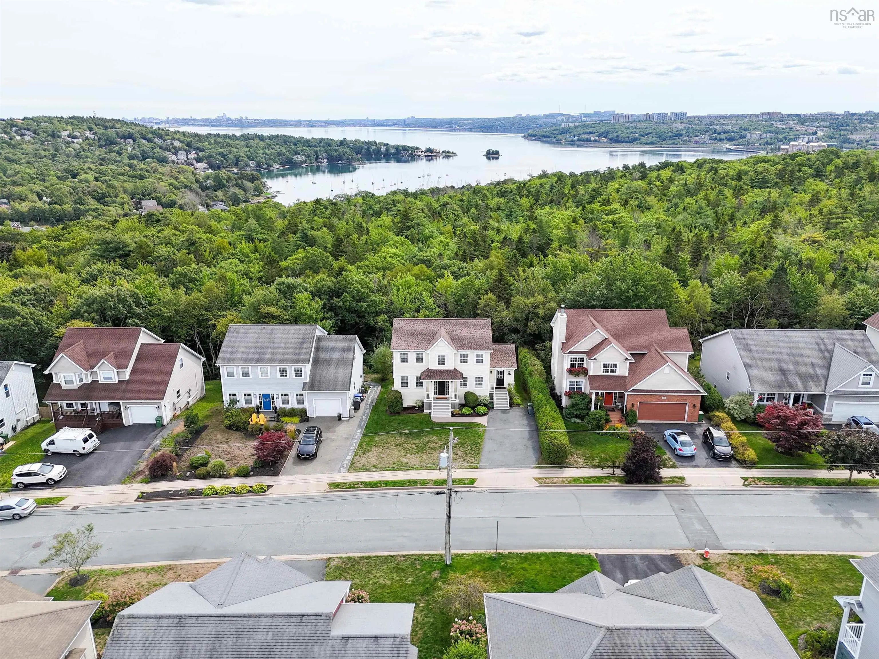 60 Shaffleburg Run, Bedford, NS B4A 4L5, 5 Bedrooms Bedrooms, ,4 BathroomsBathrooms,Residential,For Sale,Shaffleburg,202523065